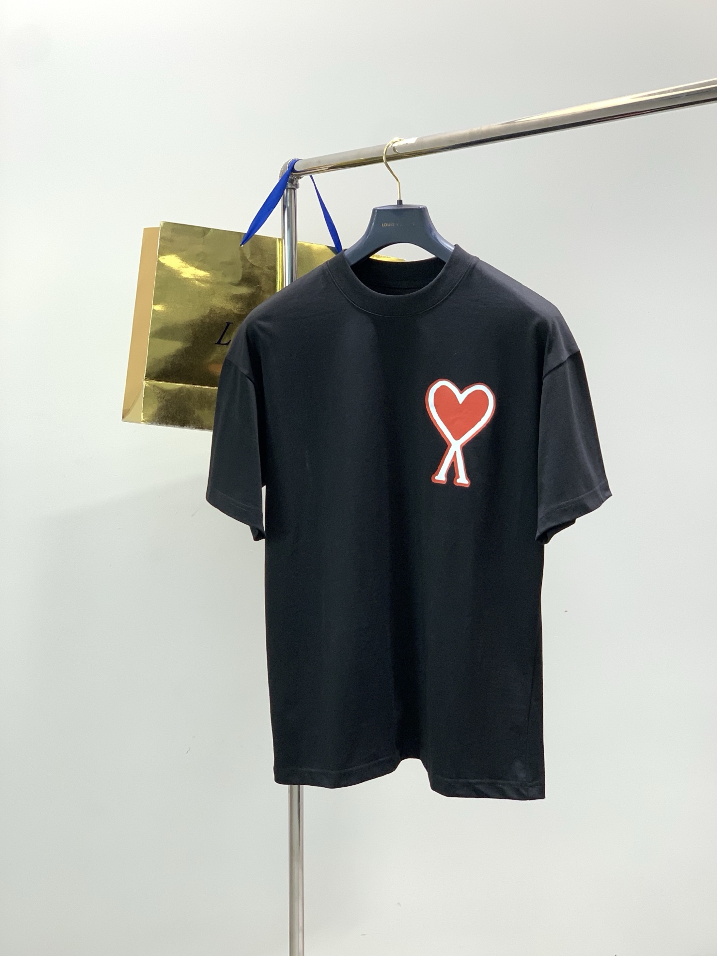 ，ami，2026春夏最新品，专柜同步有售，原单狠货，休闲时尚圆领短袖T恤，进口原版面料，顶级印花工艺字