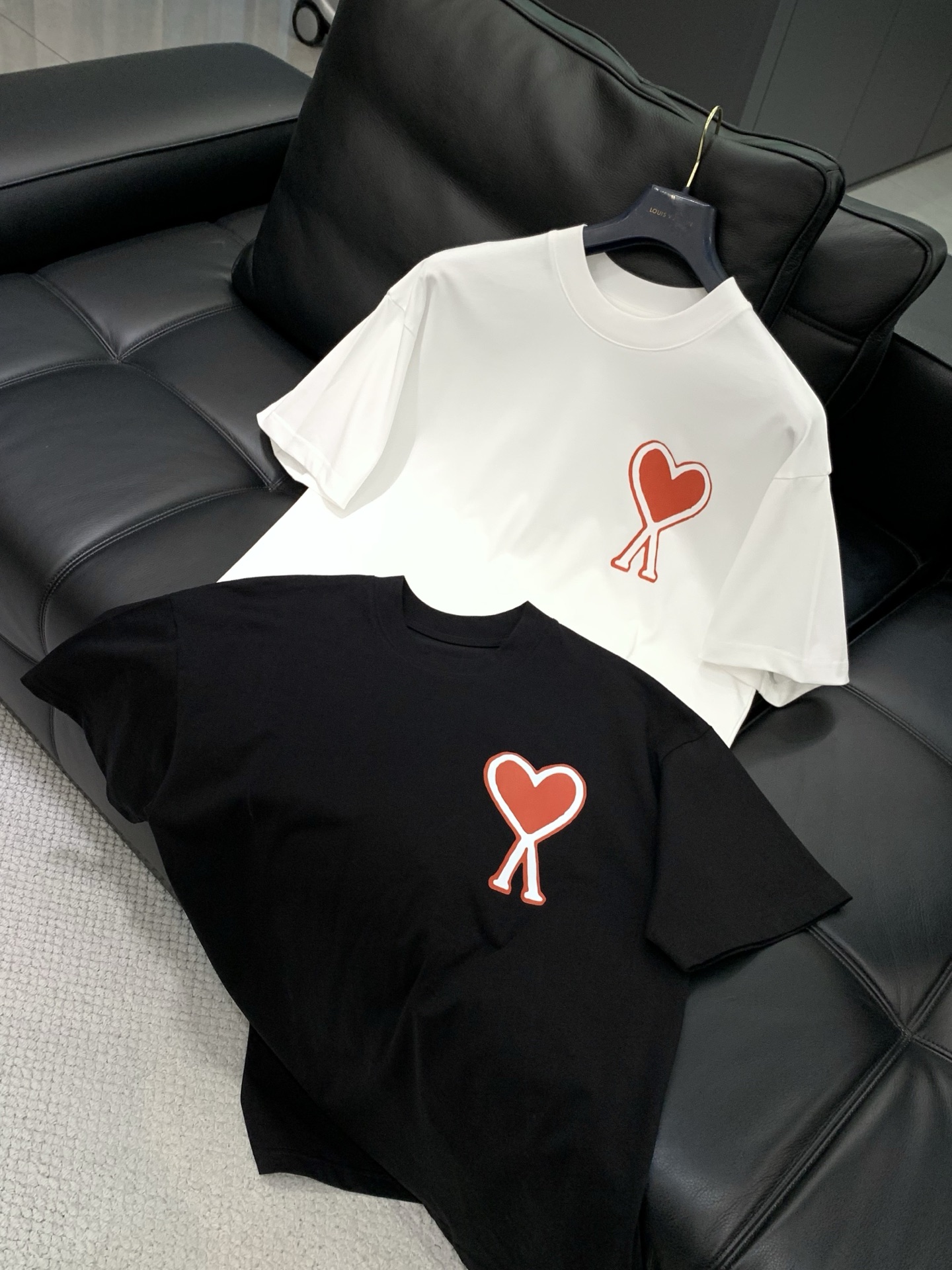 ，ami，2026春夏最新品，专柜同步有售，原单狠货，休闲时尚圆领短袖T恤，进口原版面料，顶级印花工艺字