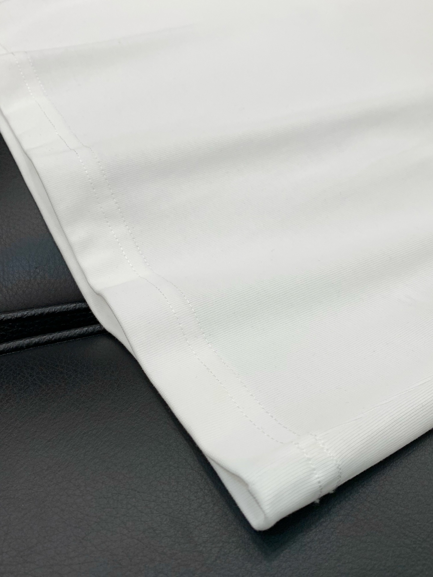 ，ami，2026春夏最新品，专柜同步有售，原单狠货，休闲时尚圆领短袖T恤，进口原版面料，顶级印花工艺字