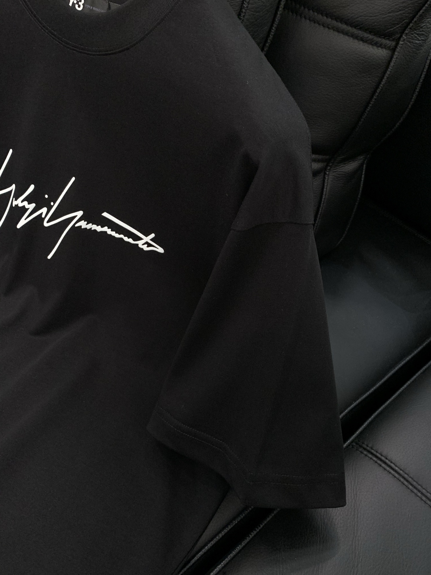 ，Y-3 山本耀司，2026春夏最新品，专柜同步有售，原单狠货，时尚休闲圆领短袖T恤，进口原版面料，舒适