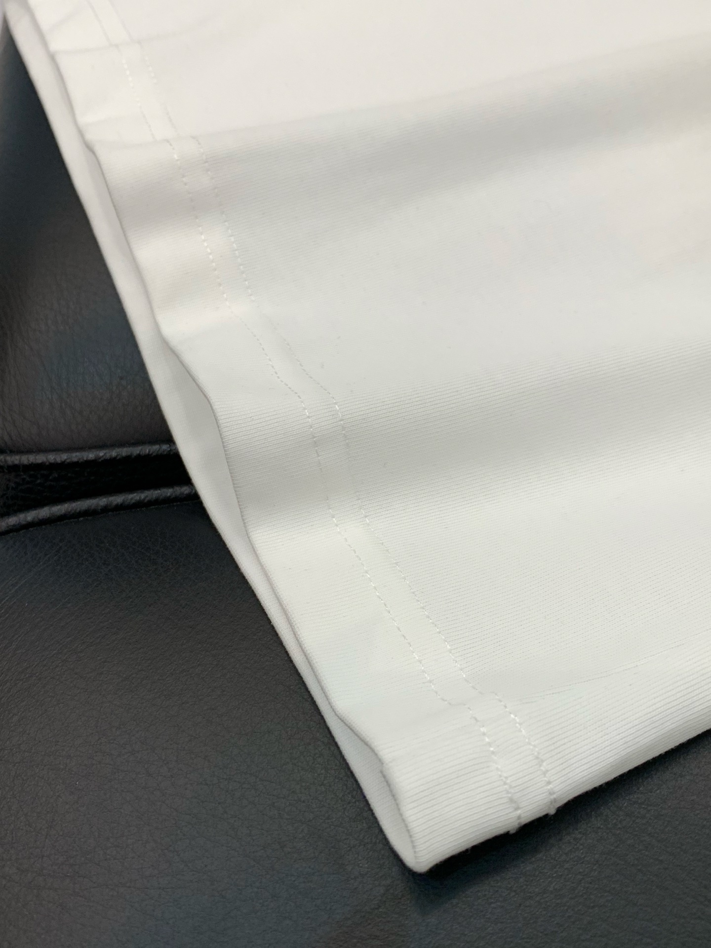 ，Y-3 山本耀司，2026春夏最新品，专柜同步有售，原单狠货，时尚休闲圆领短袖T恤，进口原版面料，舒适