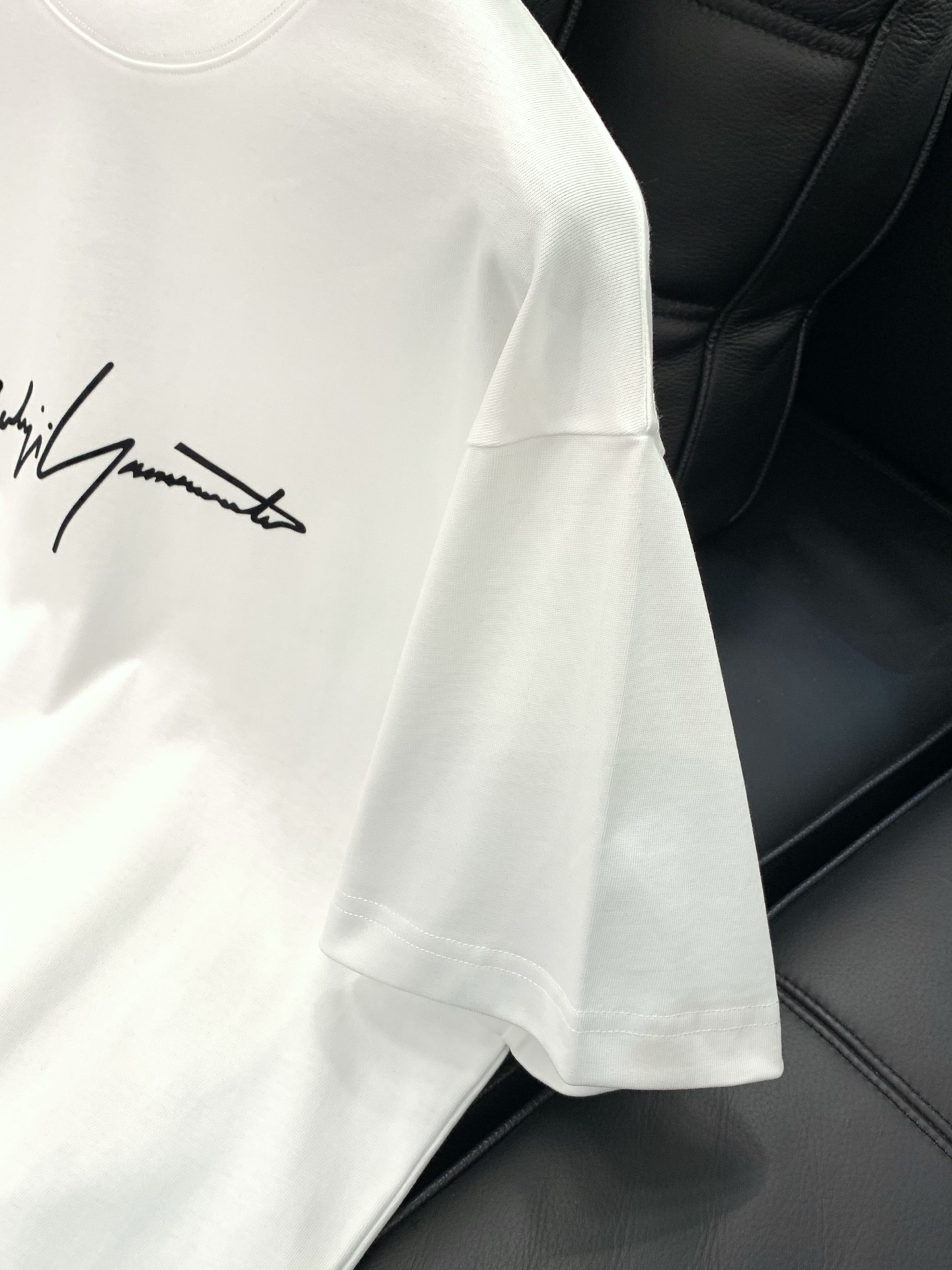 ，Y-3 山本耀司，2026春夏最新品，专柜同步有售，原单狠货，时尚休闲圆领短袖T恤，进口原版面料，舒适