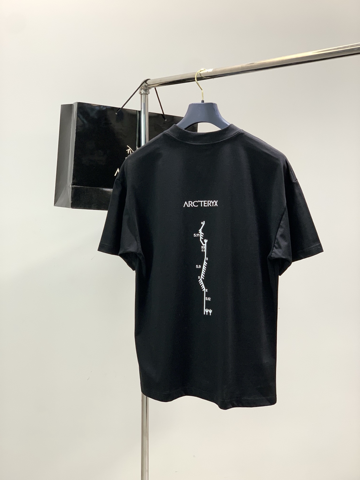 ，ARCTERYX 始祖鸟，2026春夏AW新品，时尚休闲圆领短袖T恤，专柜同步有售，原单狠货，进口原版