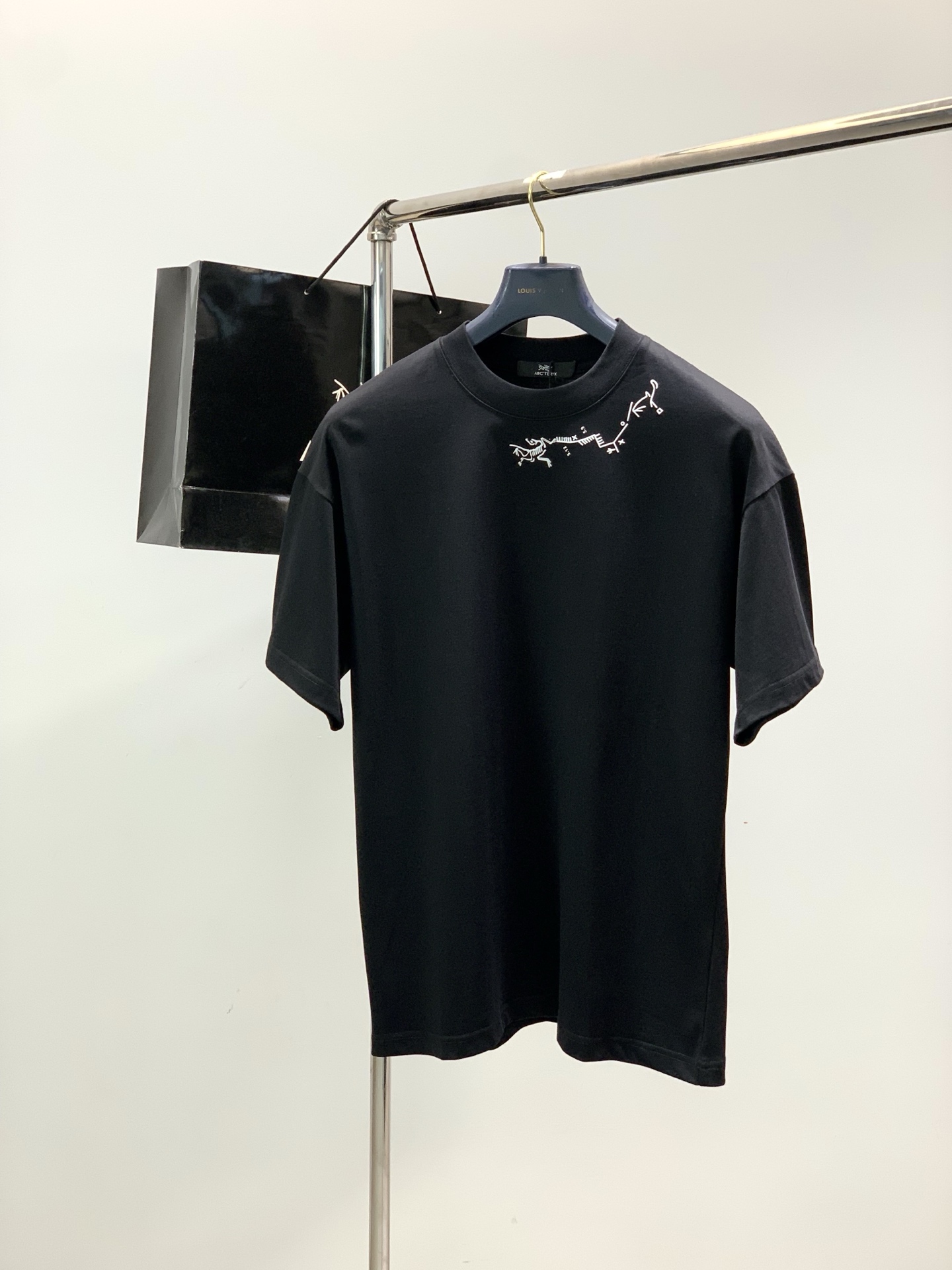 ，ARCTERYX 始祖鸟，2026春夏AW新品，时尚休闲圆领短袖T恤，专柜同步有售，原单狠货，进口原版