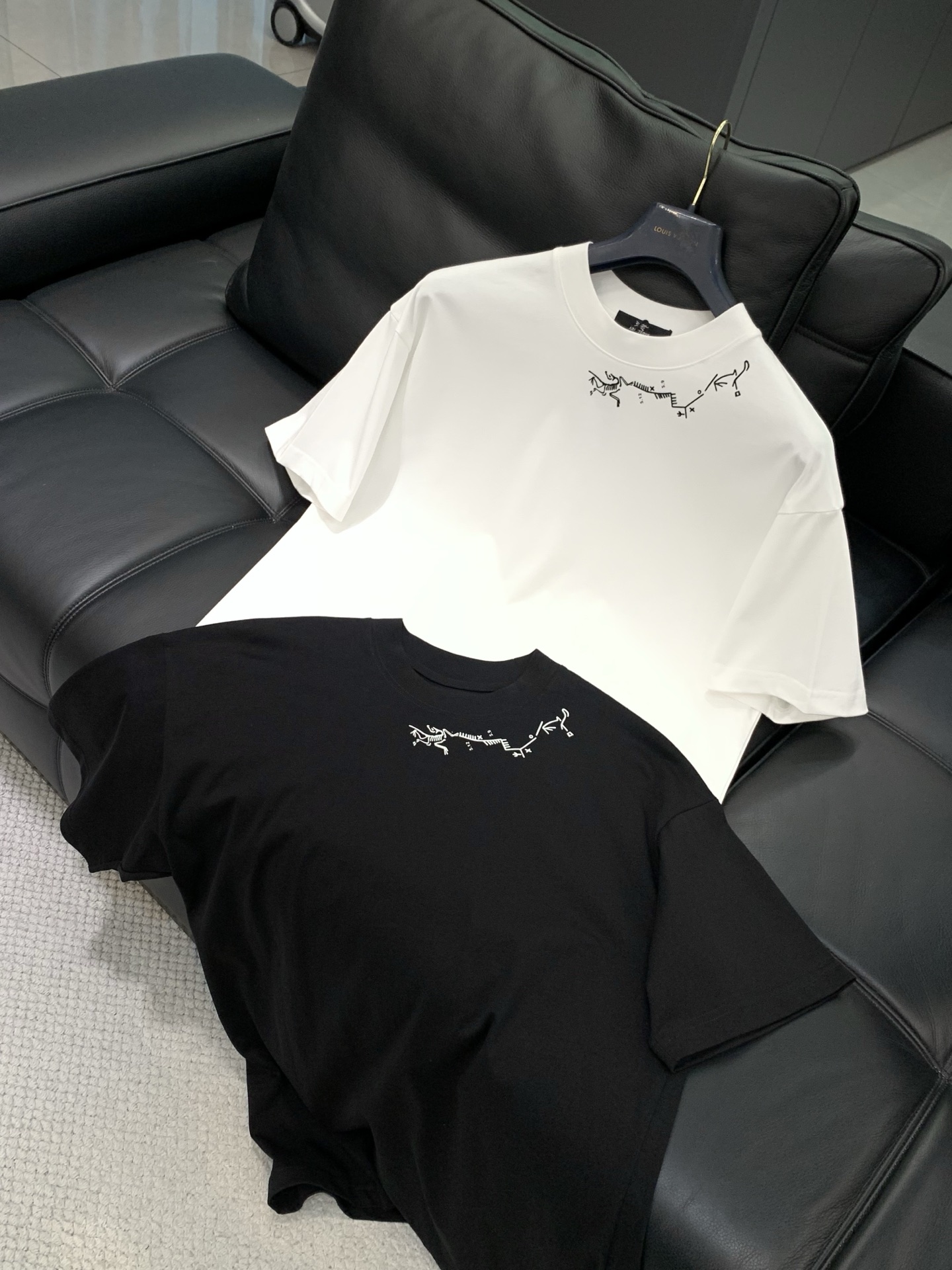 ，ARCTERYX 始祖鸟，2026春夏AW新品，时尚休闲圆领短袖T恤，专柜同步有售，原单狠货，进口原版