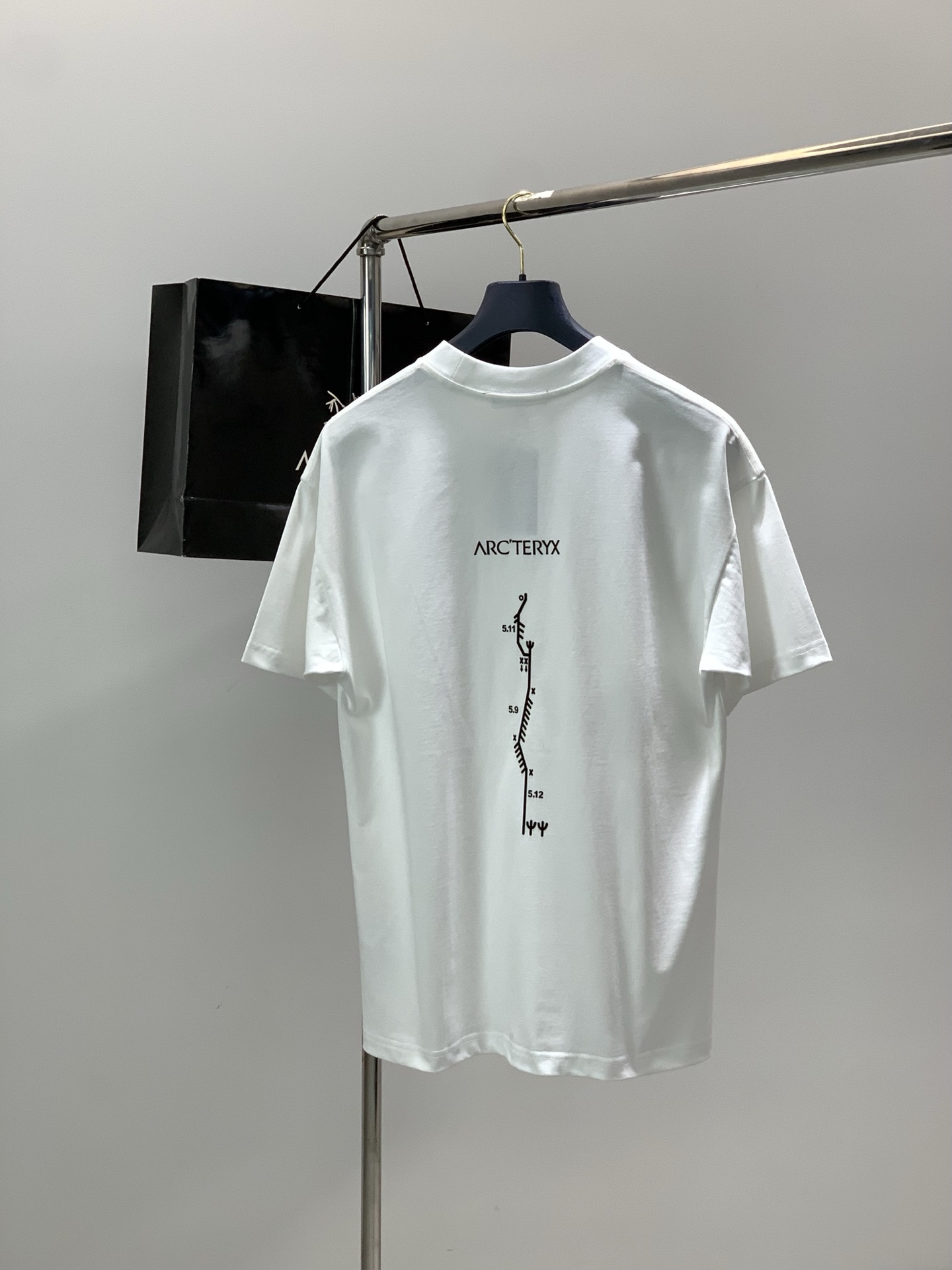 ，ARCTERYX 始祖鸟，2026春夏AW新品，时尚休闲圆领短袖T恤，专柜同步有售，原单狠货，进口原版