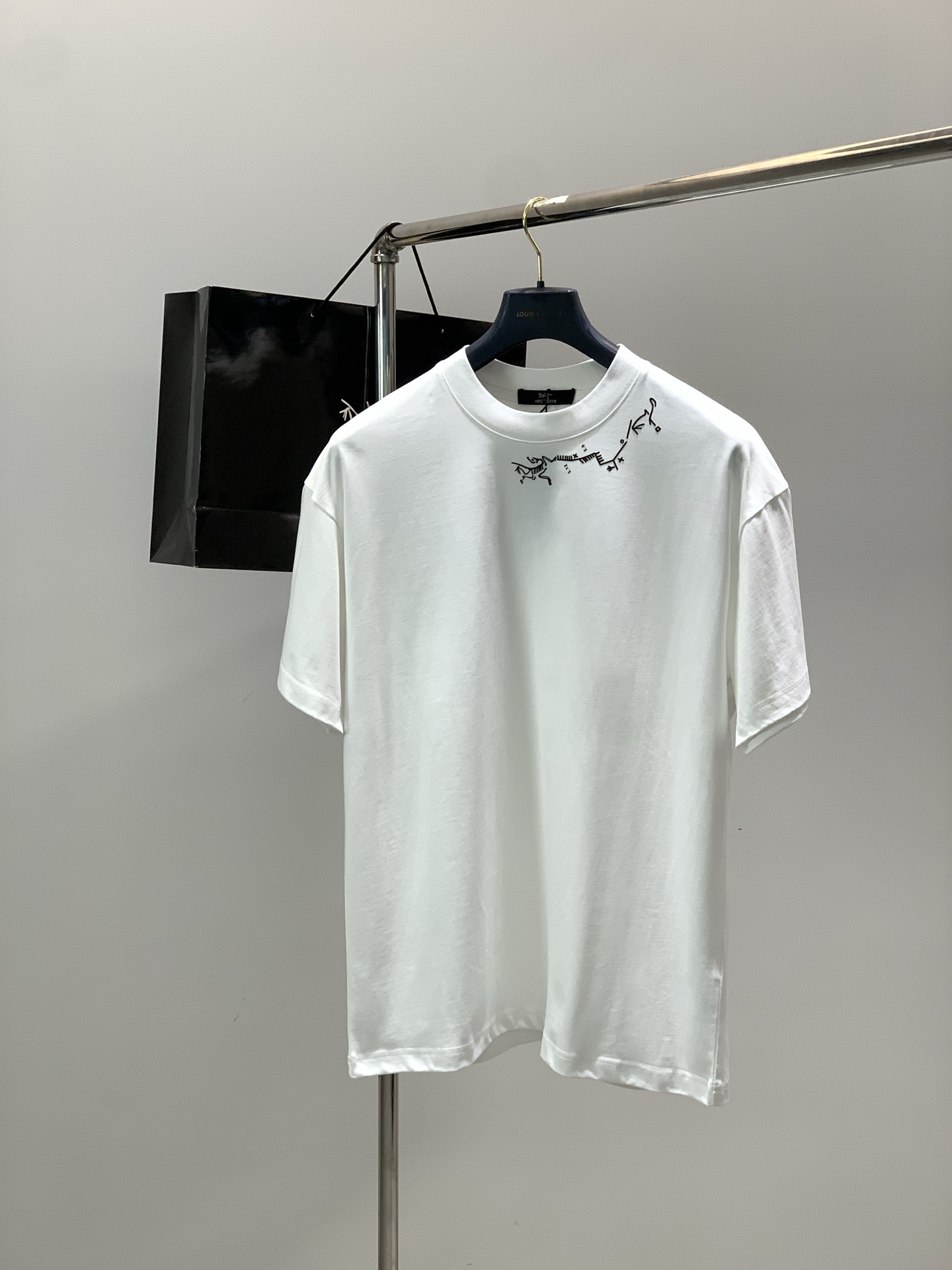 ，ARCTERYX 始祖鸟，2026春夏AW新品，时尚休闲圆领短袖T恤，专柜同步有售，原单狠货，进口原版