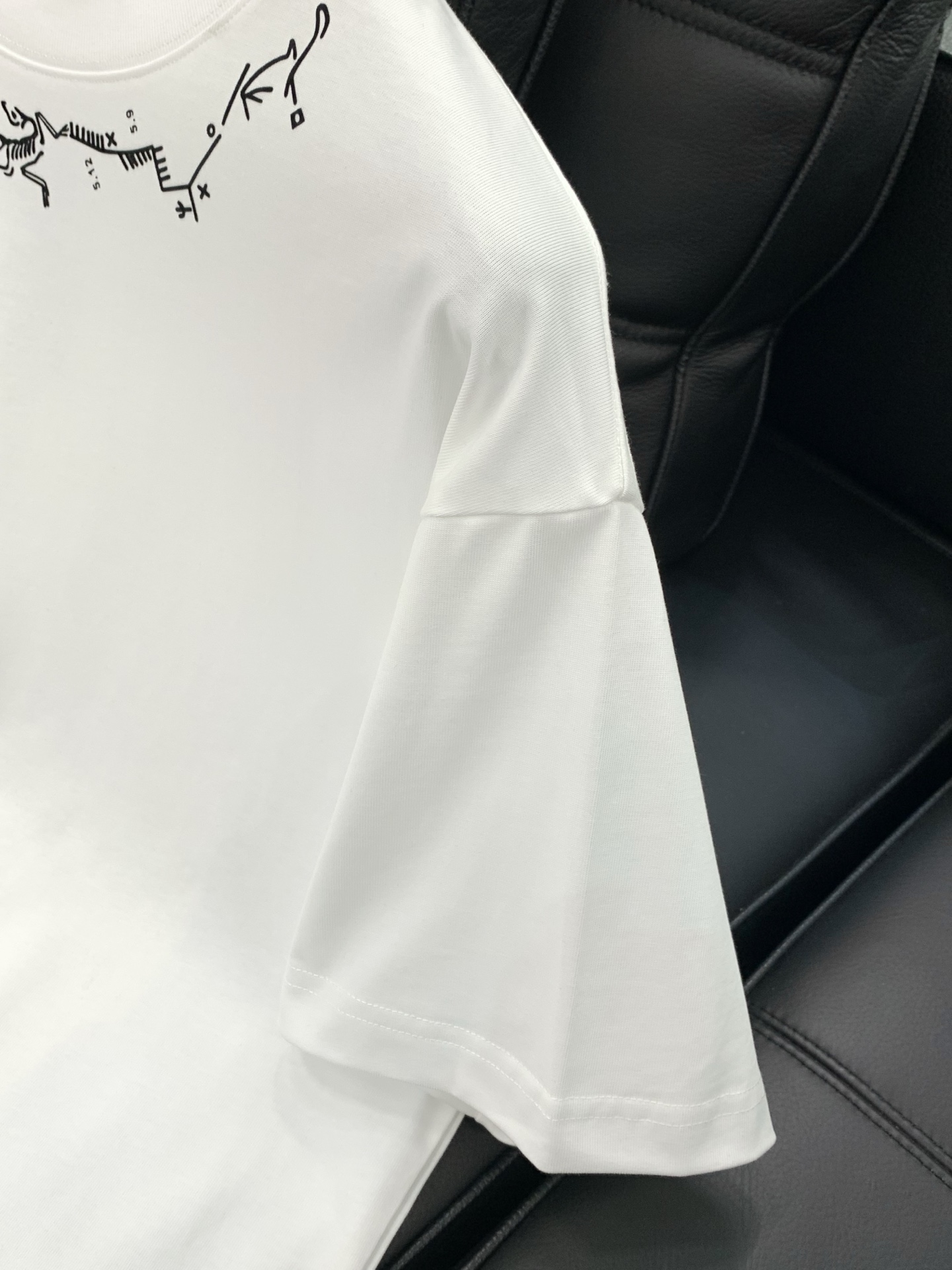 ，ARCTERYX 始祖鸟，2026春夏AW新品，时尚休闲圆领短袖T恤，专柜同步有售，原单狠货，进口原版