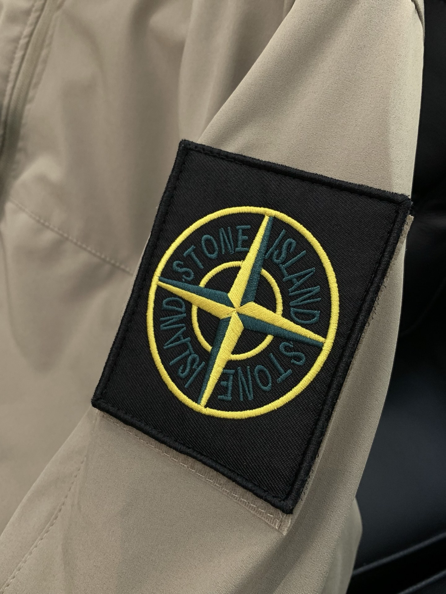 ，Stone Island 石头岛，2026春季最新款，专柜同步有售，原单狠货，爆款时尚休闲连帽外套，进