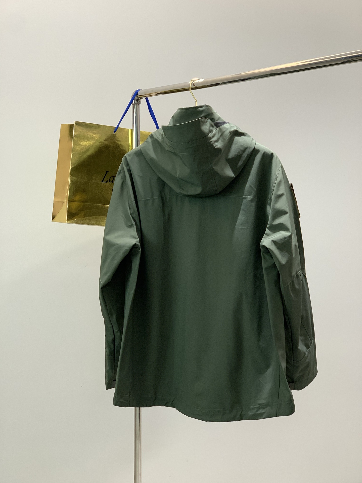 ，Stone Island 石头岛，2026春季最新款，专柜同步有售，原单狠货，爆款时尚休闲连帽外套，进