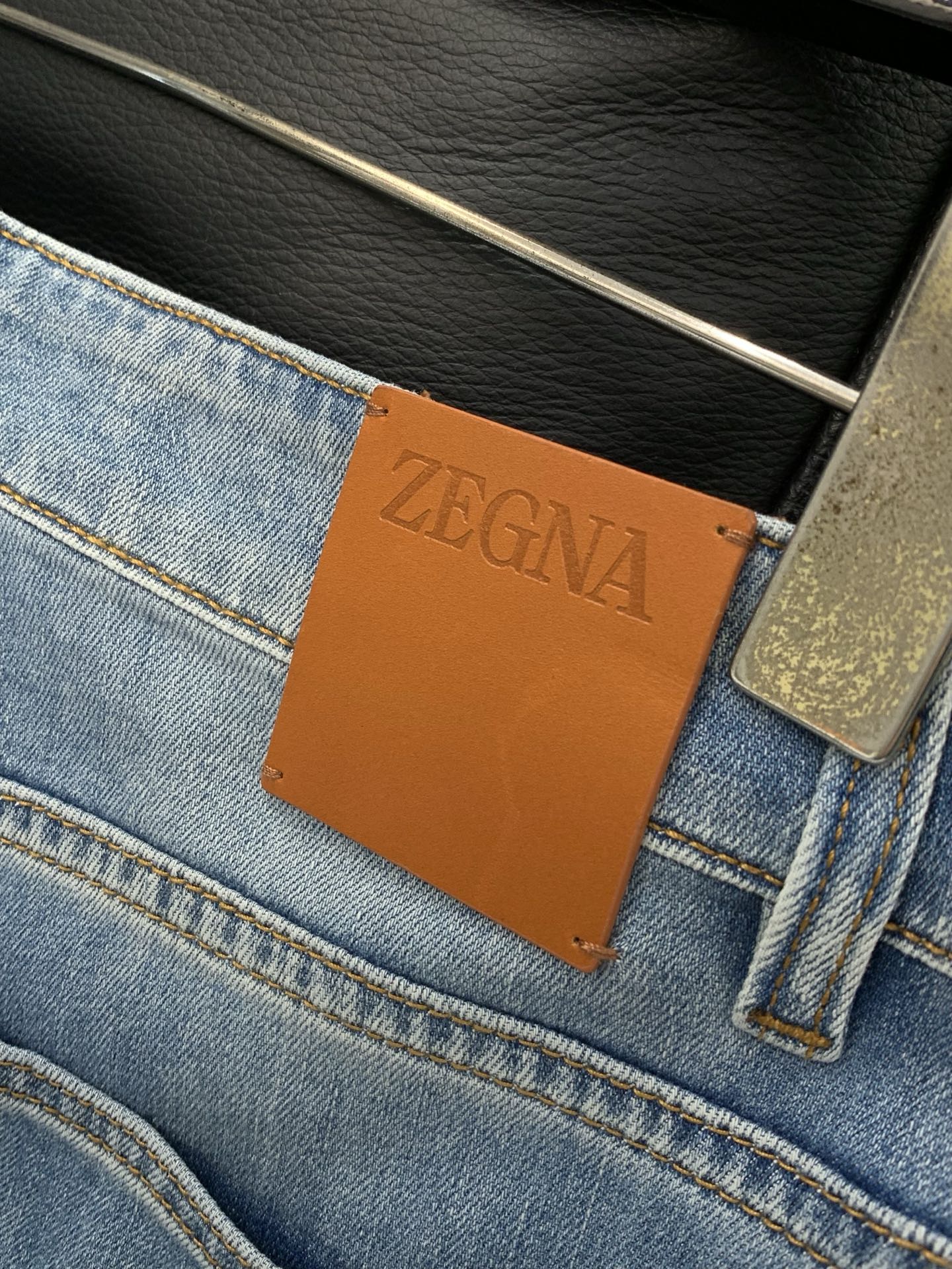 ，Zegna 杰尼亚，2026春季最新品，专柜同步有售，原单狠货，时尚休闲水洗牛仔裤，进口原版水洗面料，