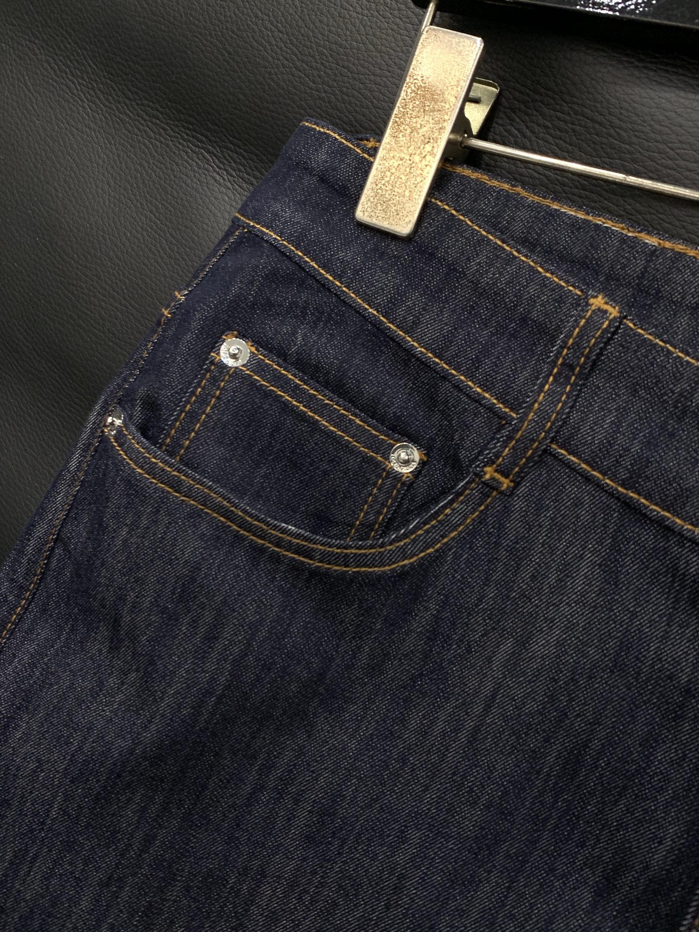 ，Loro Piana(Loro Piana )，2026春季最新品，专柜同步有售，原单狠货，时尚休闲牛