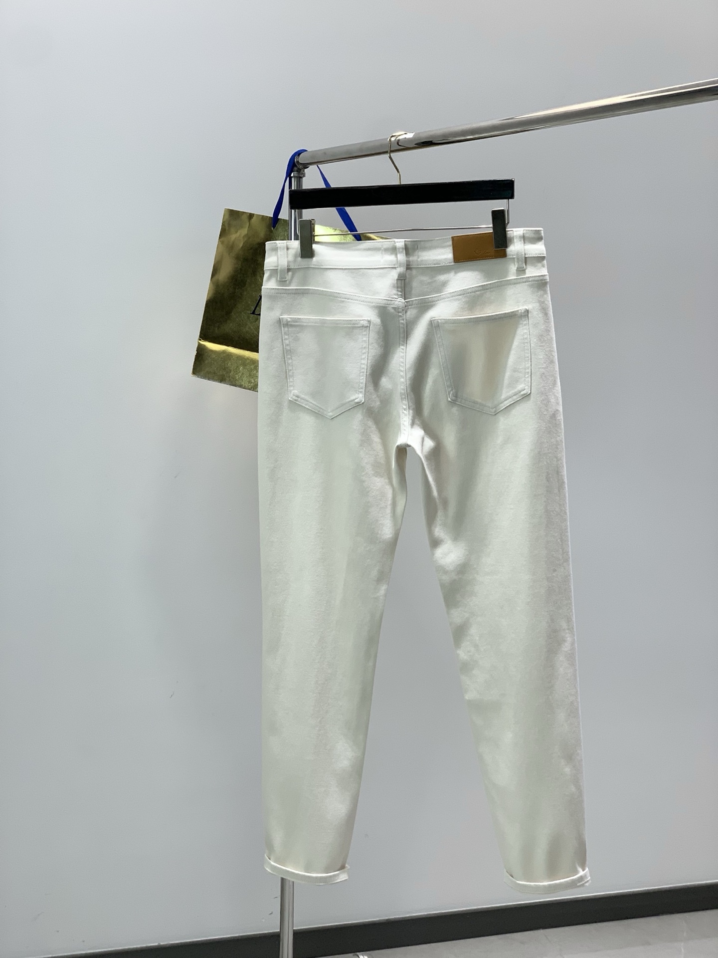 ，Loro Piana(Loro Piana )，2026春季最新品，专柜同步有售，原单狠货，时尚休闲牛