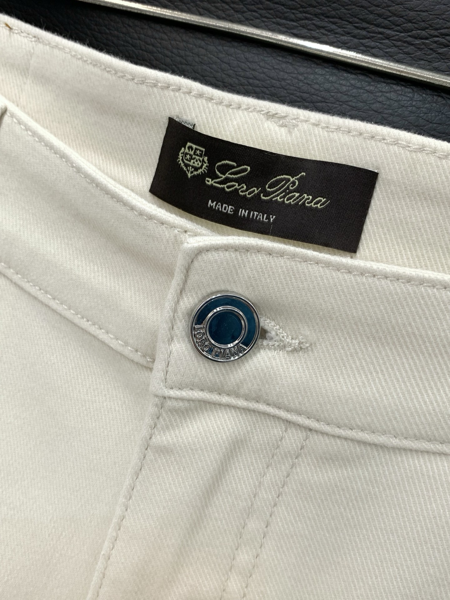 ，Loro Piana(Loro Piana )，2026春季最新品，专柜同步有售，原单狠货，时尚休闲牛