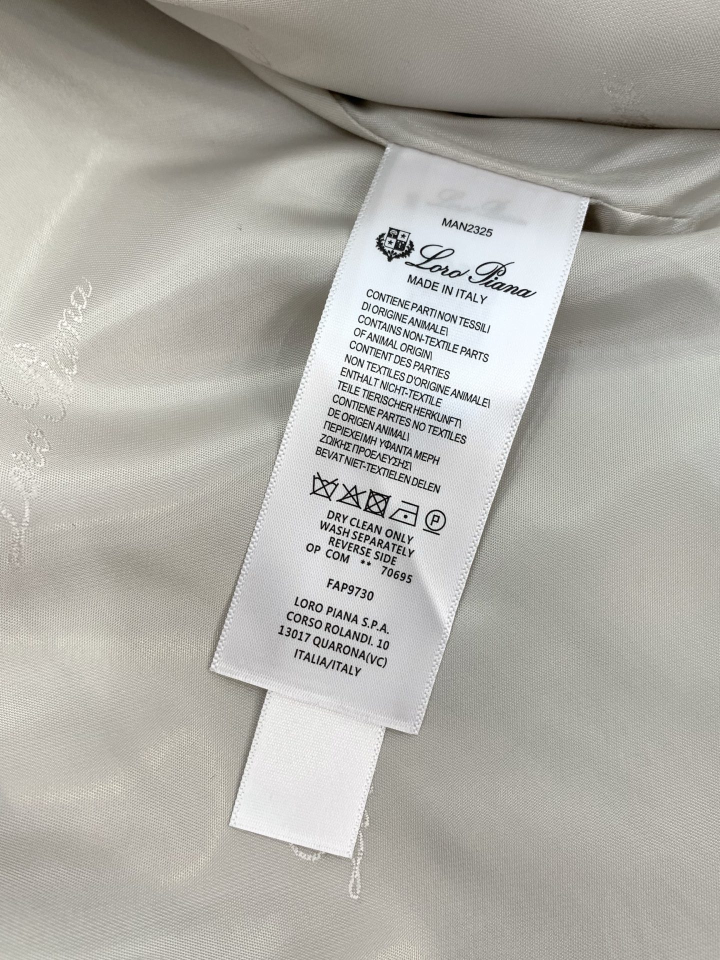 ，Loro Piana(Loro Piana )， 2026春季新品，时尚休闲西装外套，采用进口原版面料