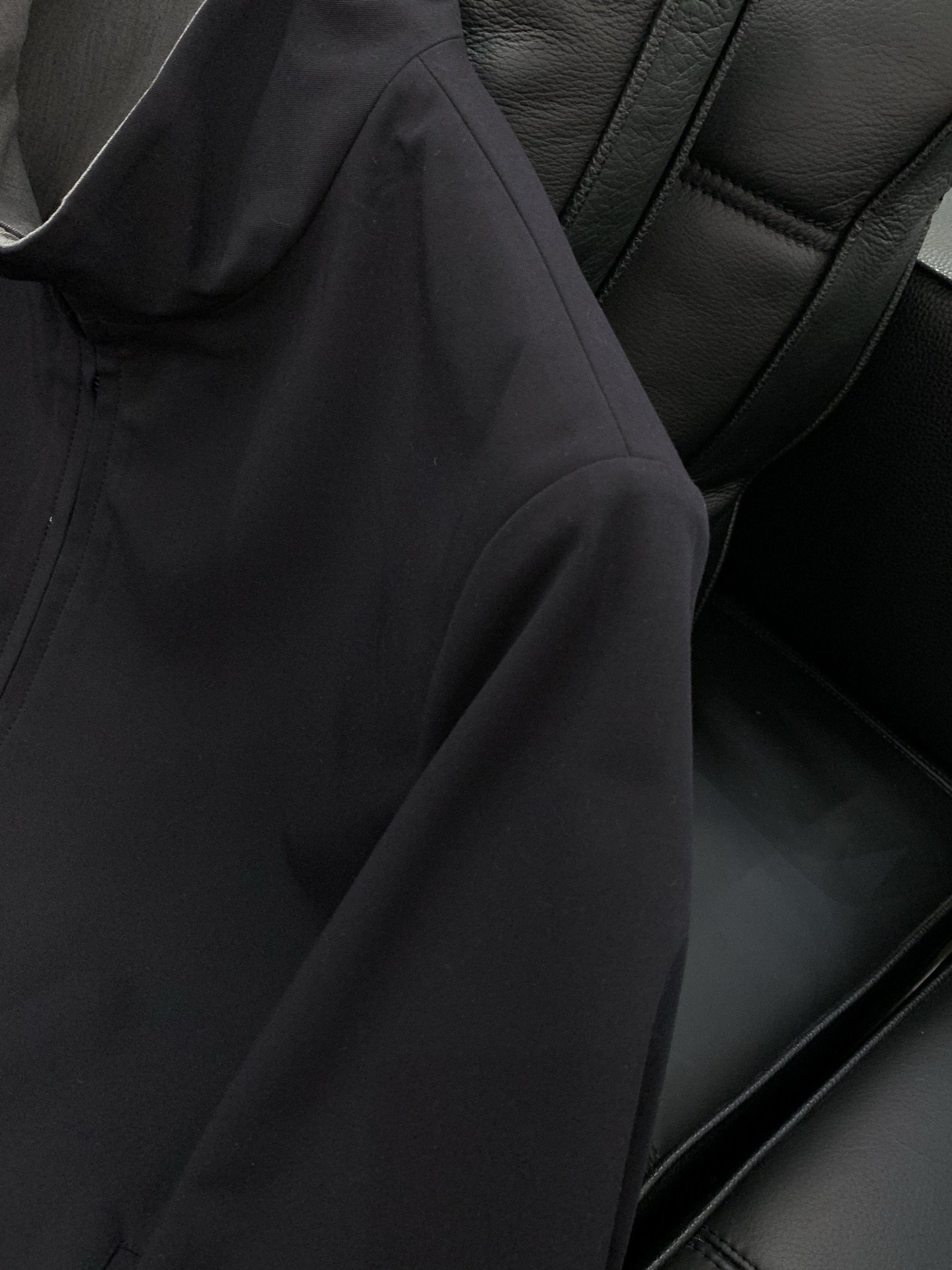 ，Loro Piana(Loro Piana )， 2026春季新品，时尚休闲两面穿夹克外套，采用进口原