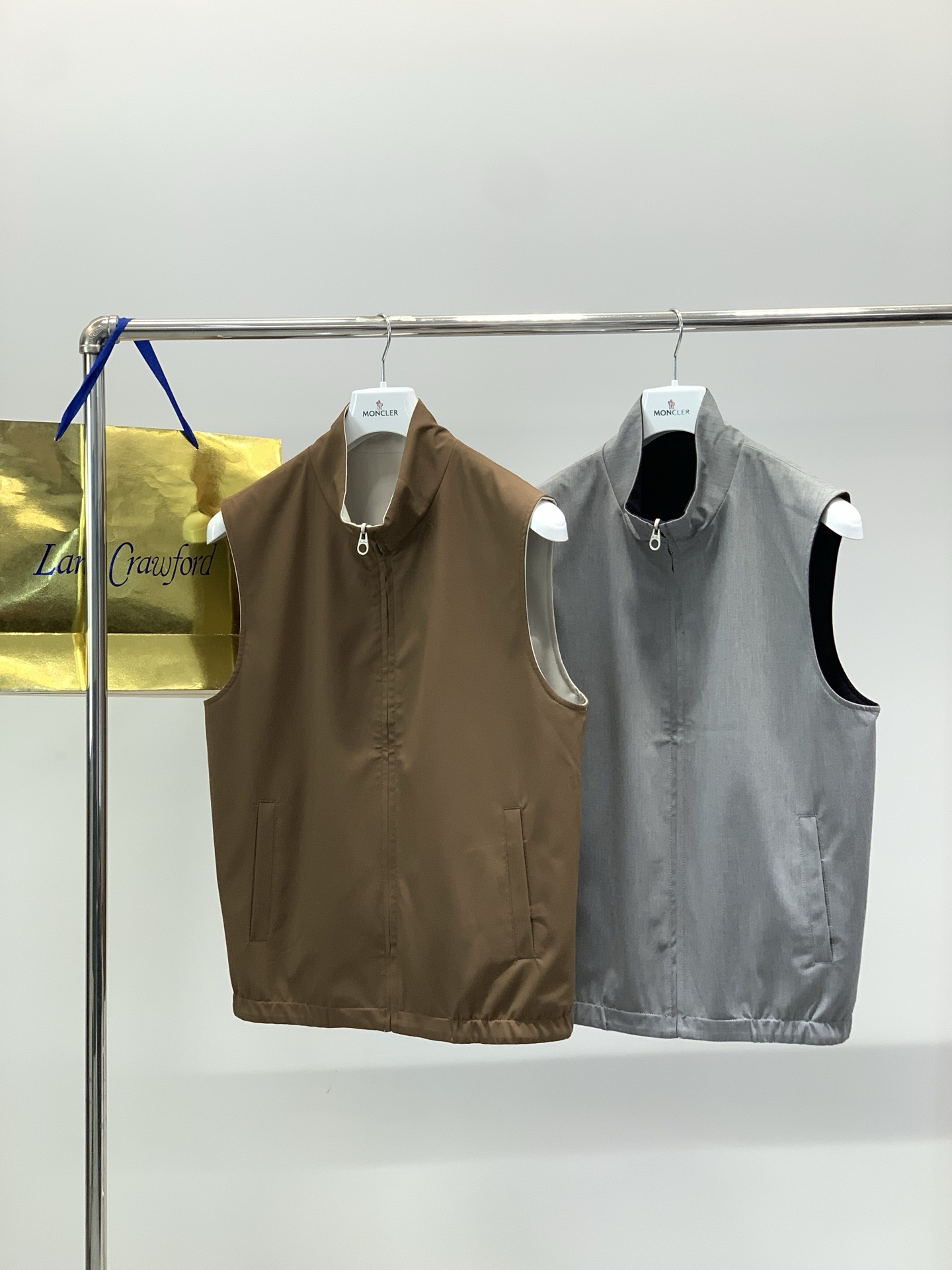 ，Loro Piana(Loro Piana )， 2026春季新品，时尚休闲两面穿马甲，采用进口原版面