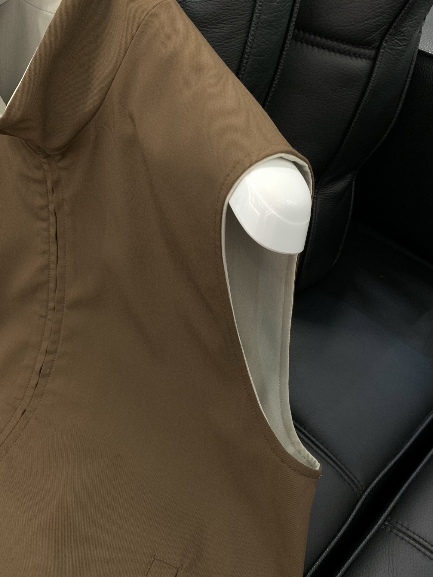 ，Loro Piana(Loro Piana )， 2026春季新品，时尚休闲两面穿马甲，采用进口原版面