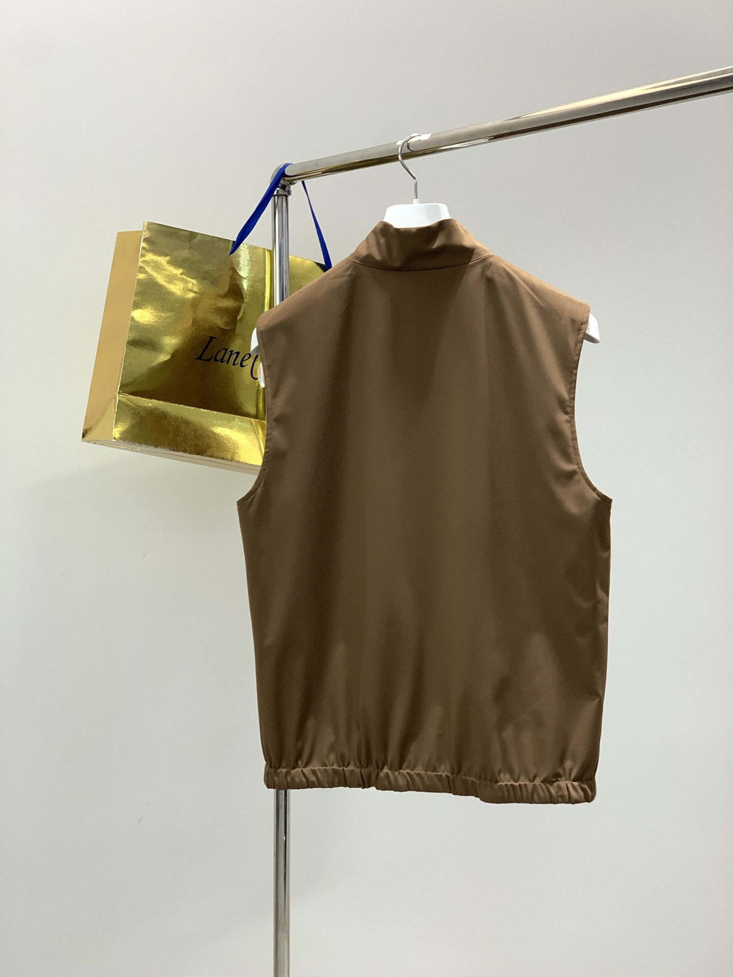 ，Loro Piana(Loro Piana )， 2026春季新品，时尚休闲两面穿马甲，采用进口原版面