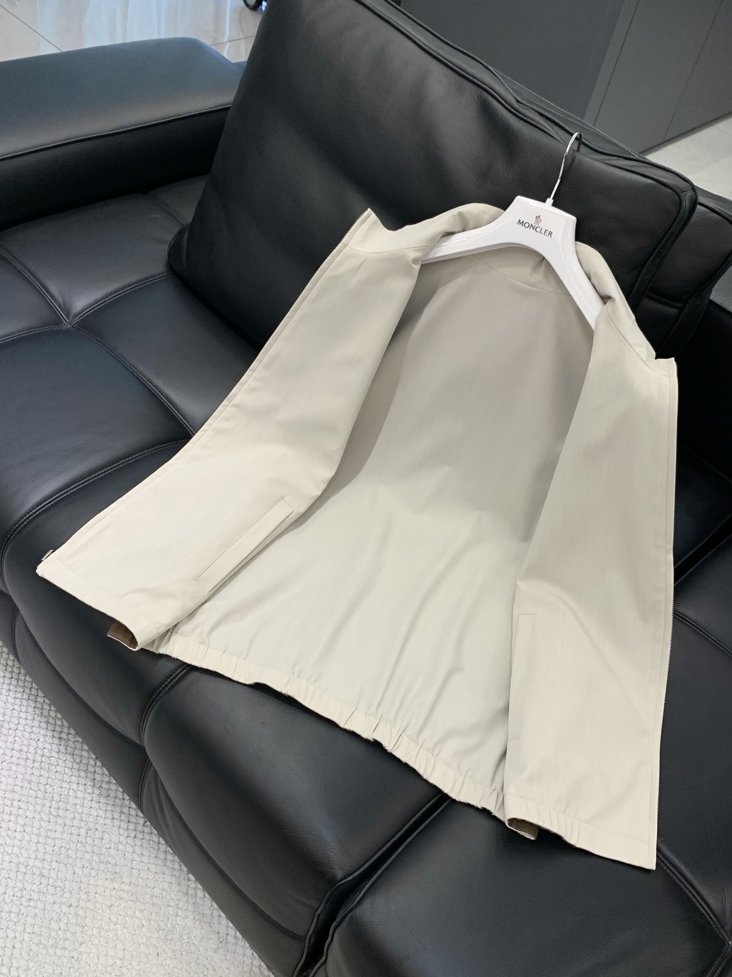 ，Loro Piana(Loro Piana )， 2026春季新品，时尚休闲两面穿马甲，采用进口原版面