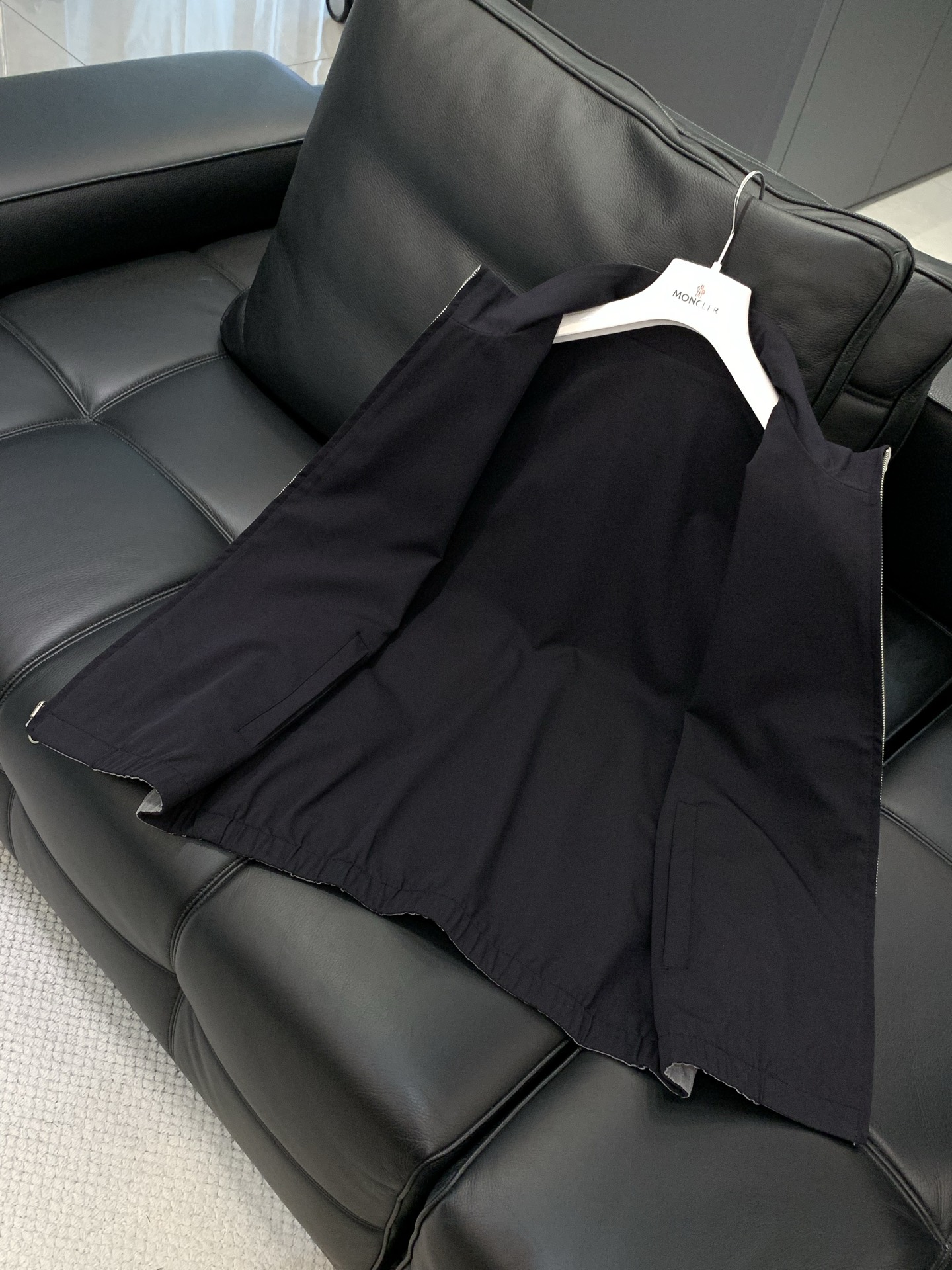 ，Loro Piana(Loro Piana )， 2026春季新品，时尚休闲两面穿马甲，采用进口原版面