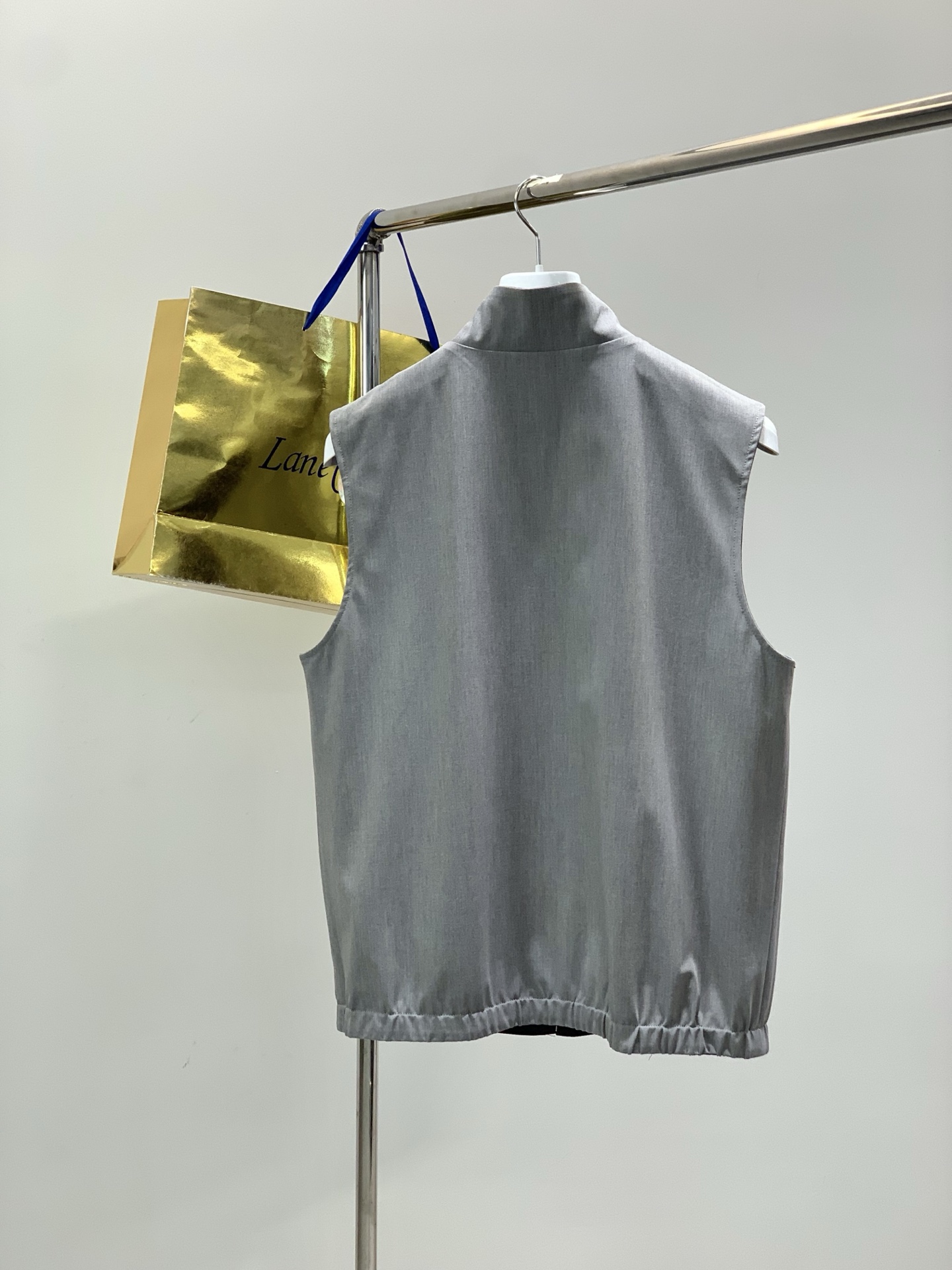 ，Loro Piana(Loro Piana )， 2026春季新品，时尚休闲两面穿马甲，采用进口原版面