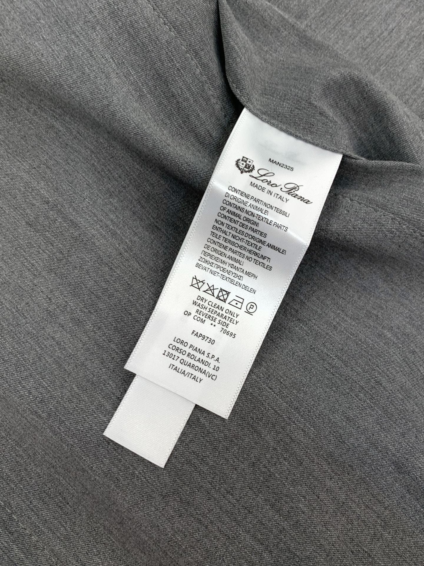 ，Loro Piana(Loro Piana )， 2026春季新品，时尚休闲两面穿马甲，采用进口原版面