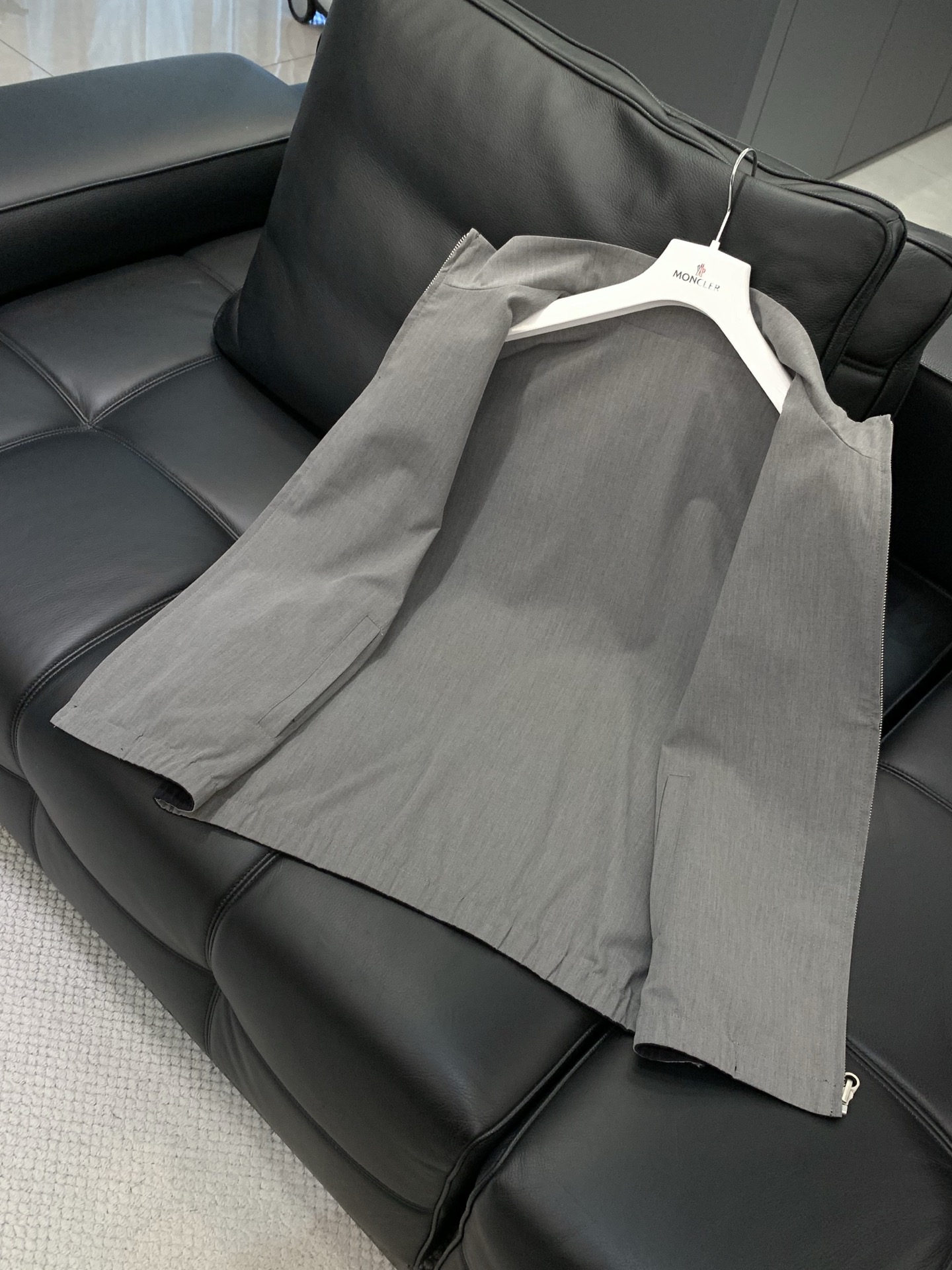 ，Loro Piana(Loro Piana )， 2026春季新品，时尚休闲两面穿马甲，采用进口原版面