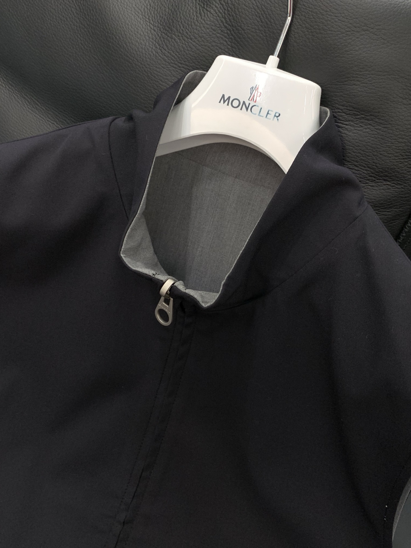 ，Loro Piana(Loro Piana )， 2026春季新品，时尚休闲两面穿马甲，采用进口原版面