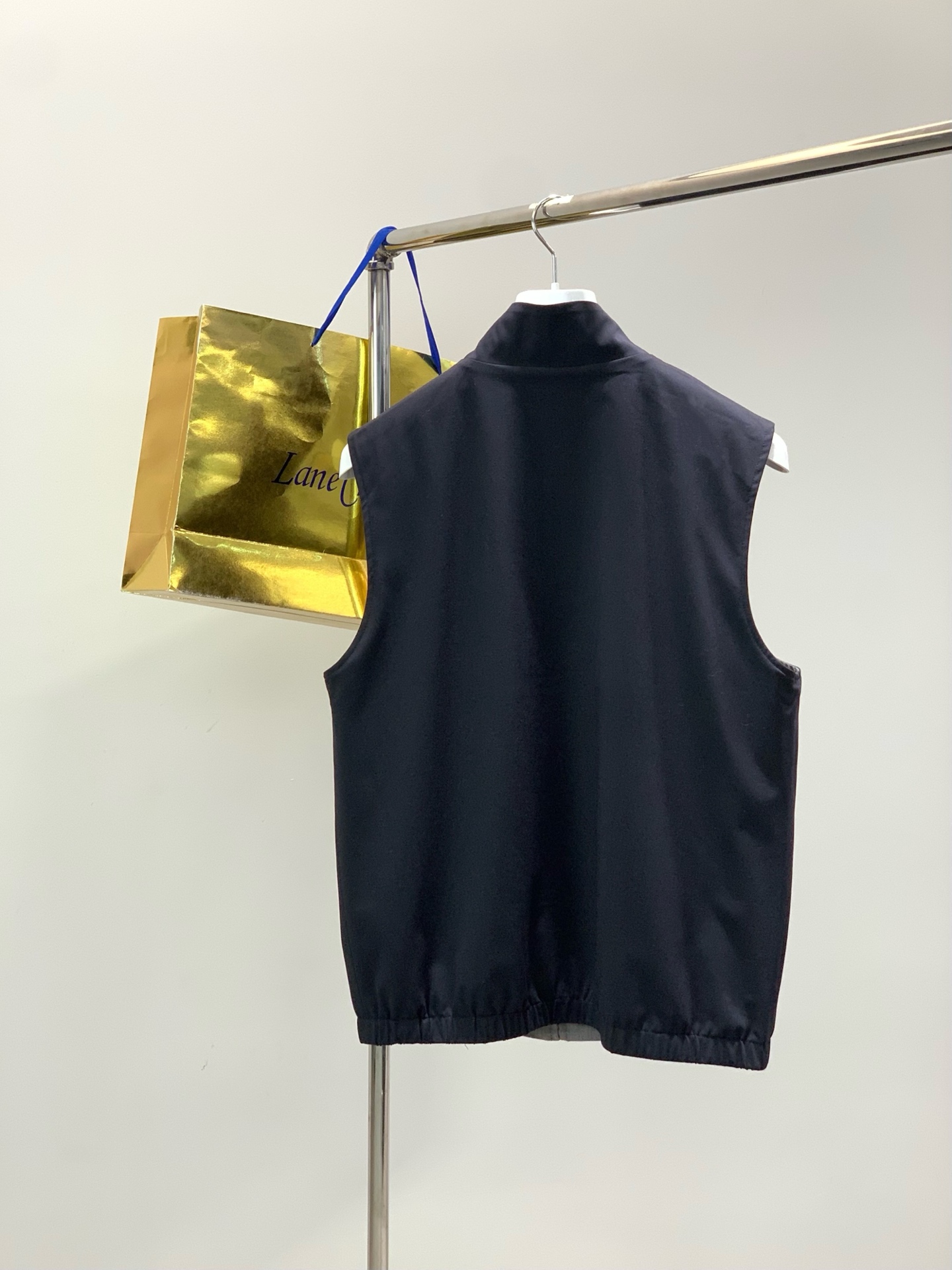 ，Loro Piana(Loro Piana )， 2026春季新品，时尚休闲两面穿马甲，采用进口原版面