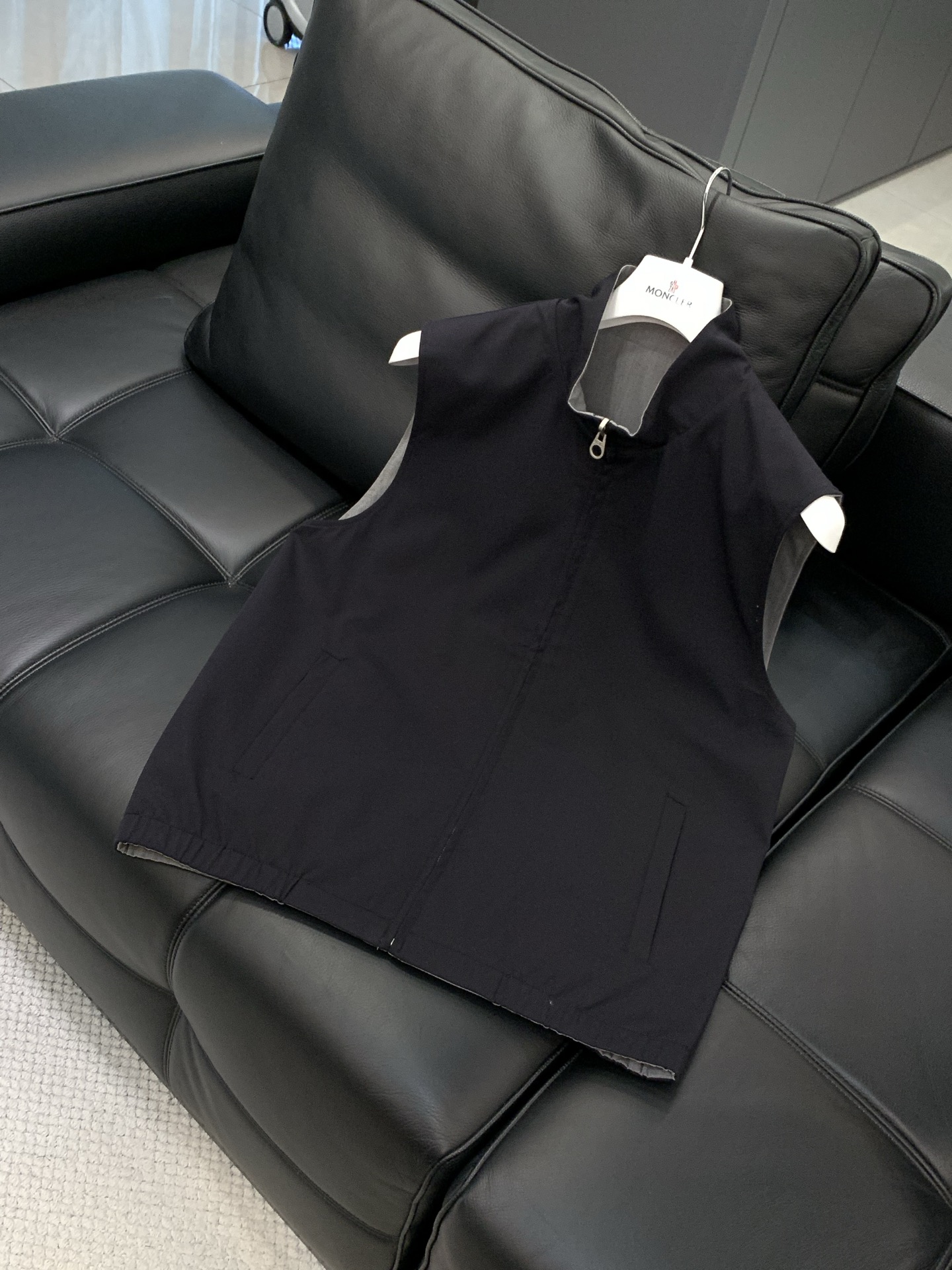 ，Loro Piana(Loro Piana )， 2026春季新品，时尚休闲两面穿马甲，采用进口原版面