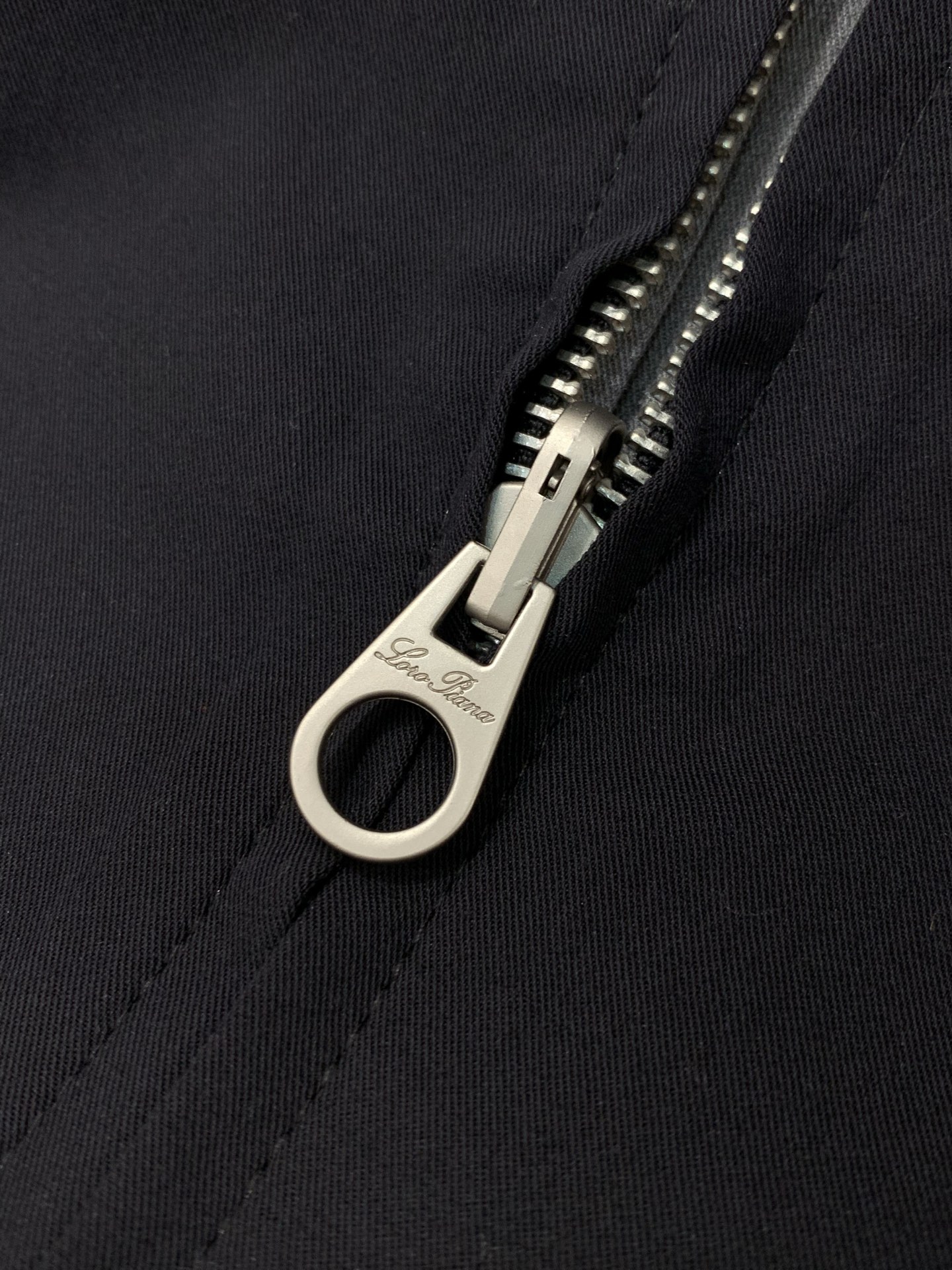 ，Loro Piana(Loro Piana )， 2026春季新品，时尚休闲两面穿马甲，采用进口原版面