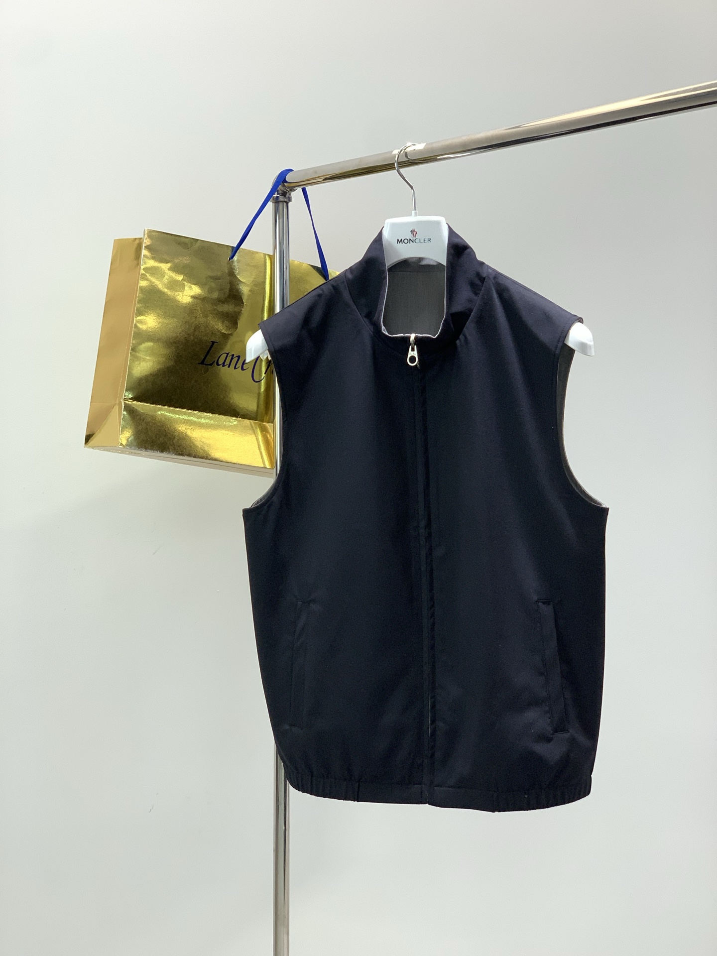 ，Loro Piana(Loro Piana )， 2026春季新品，时尚休闲两面穿马甲，采用进口原版面