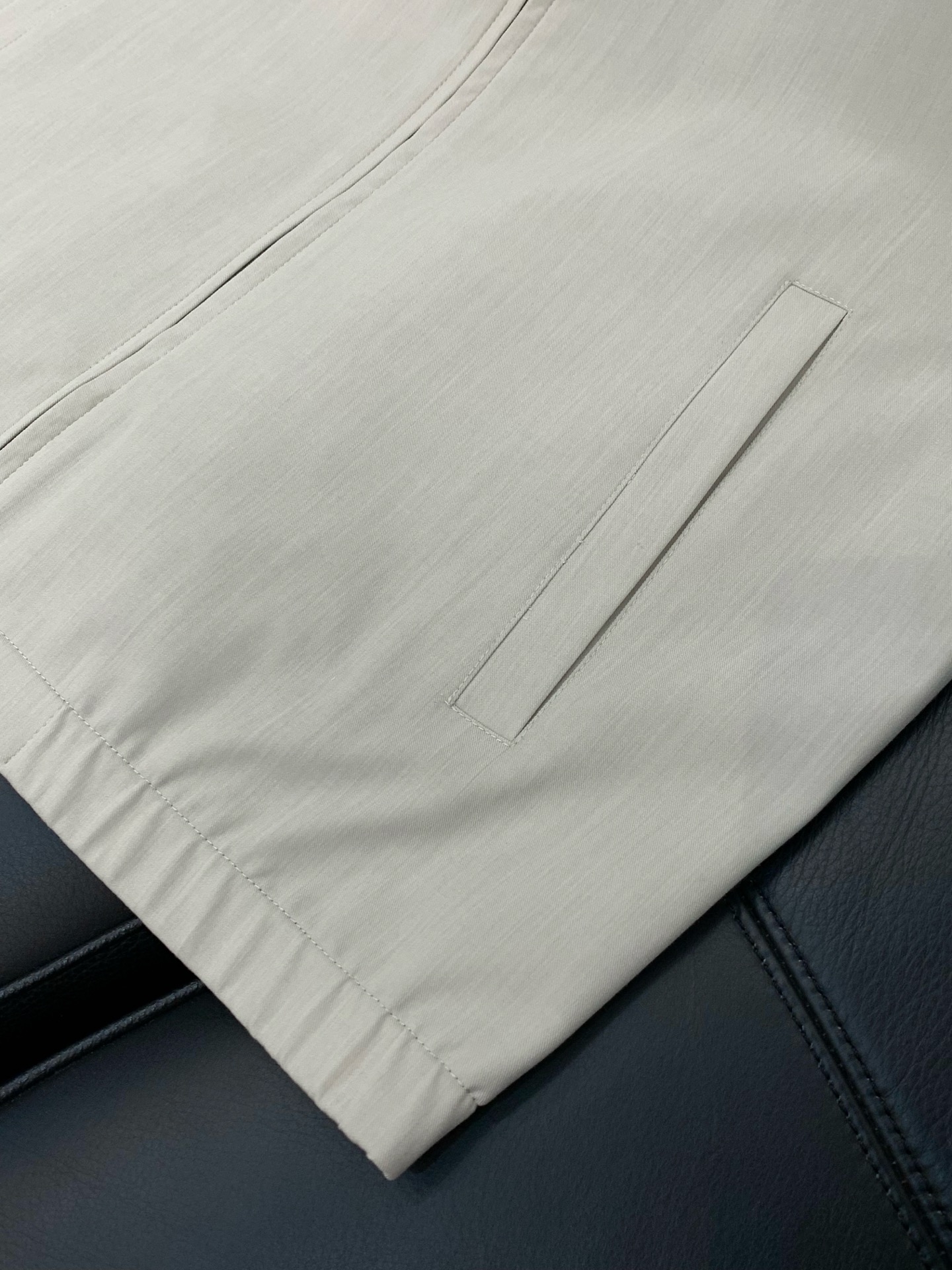 ，Loro Piana(Loro Piana )， 2026春季新品，时尚休闲两面穿马甲，采用进口原版面