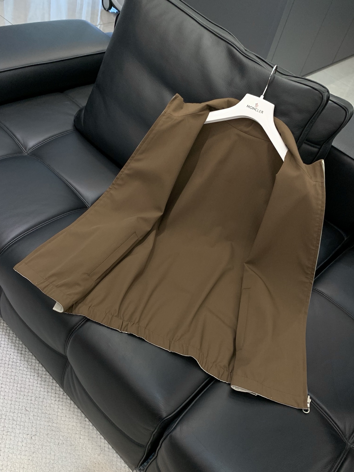 ，Loro Piana(Loro Piana )， 2026春季新品，时尚休闲两面穿马甲，采用进口原版面