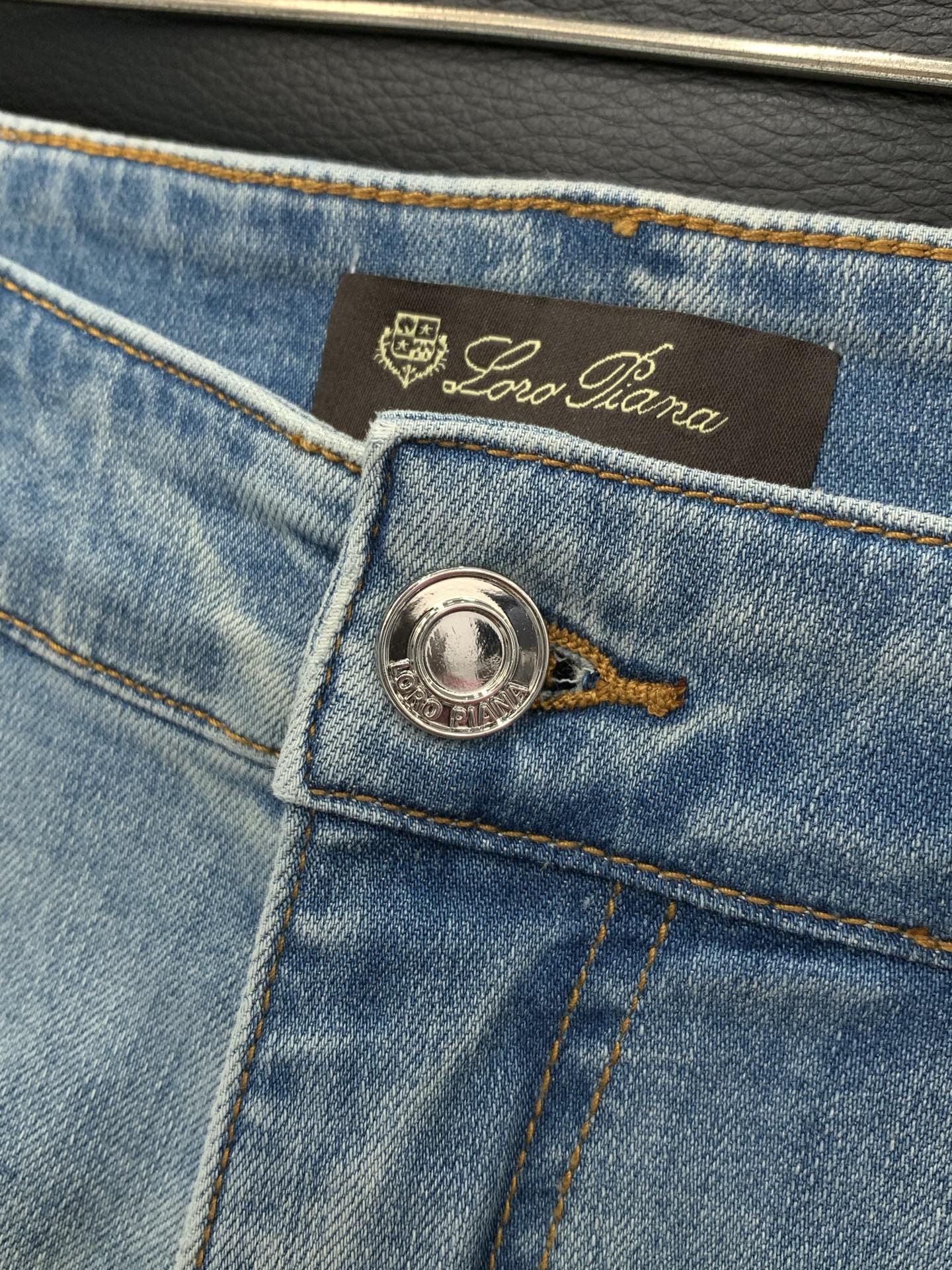 ，Loro Piana(Loro Piana )，2026春季最新品，专柜同步有售，原单狠货，时尚休闲牛