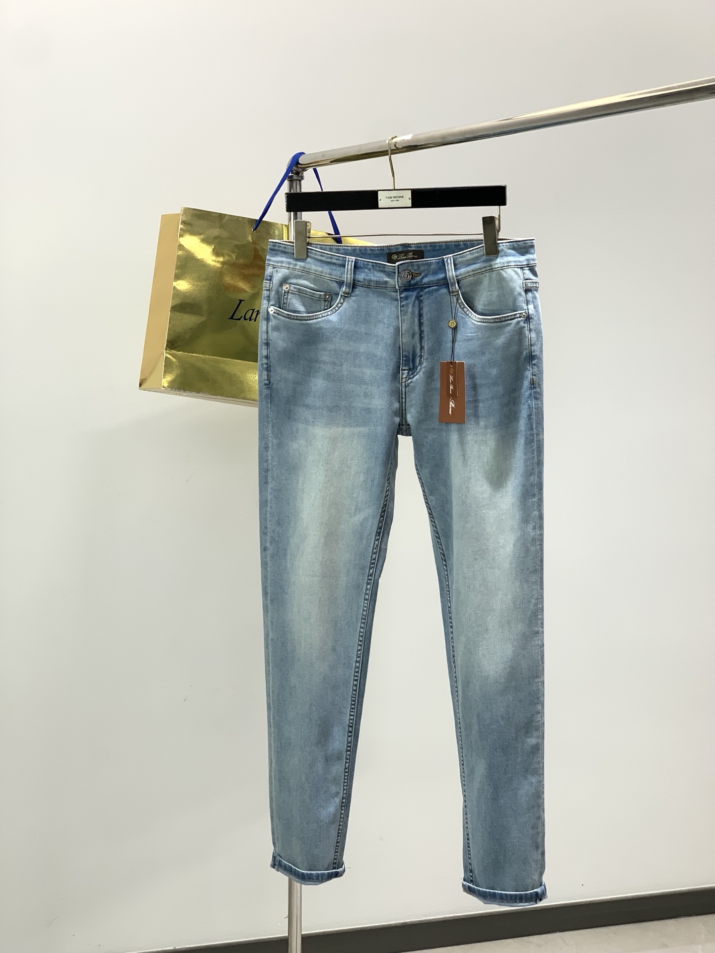 ，Loro Piana(Loro Piana )，2026春季最新品，专柜同步有售，原单狠货，时尚休闲牛