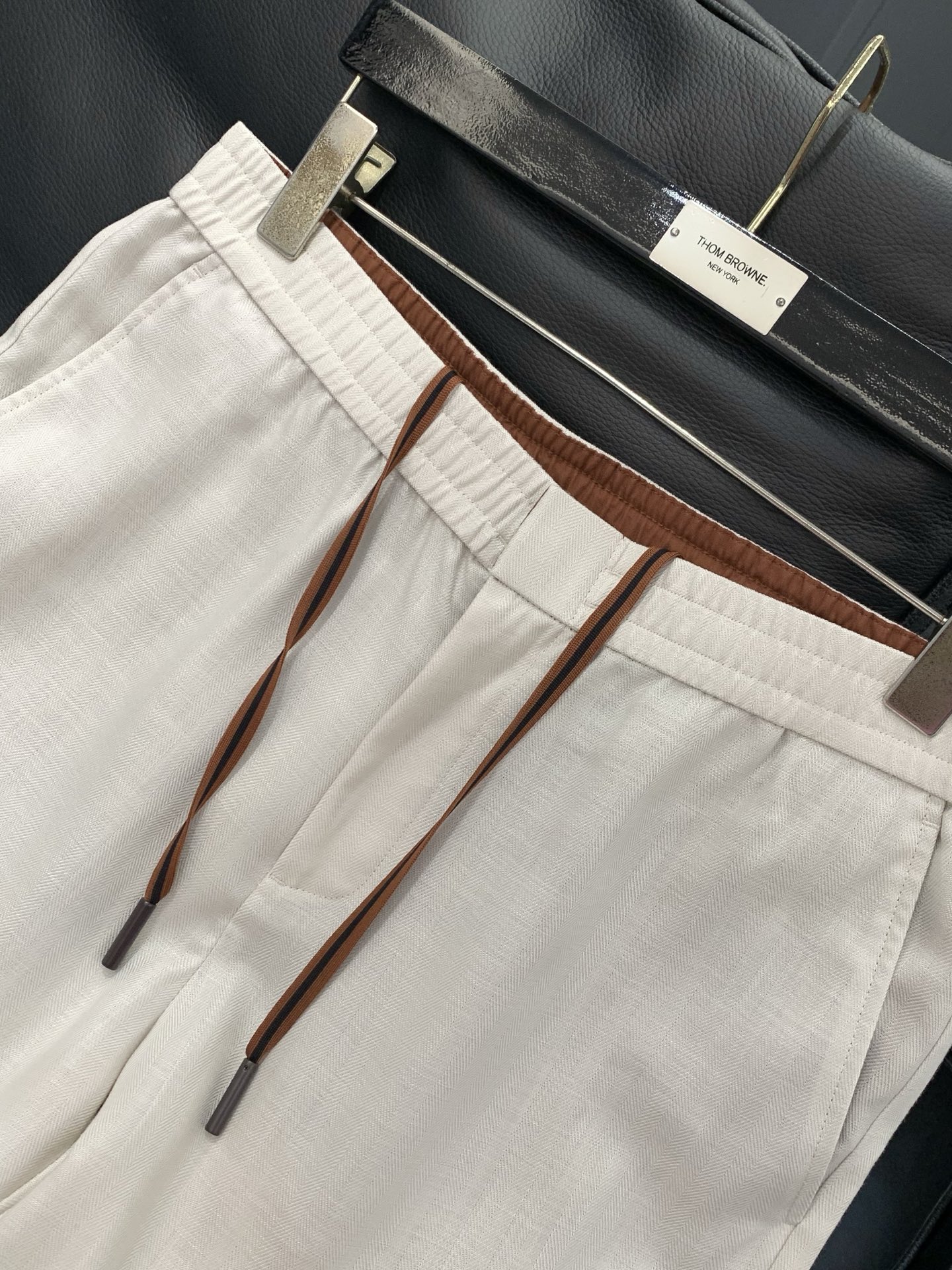 ，Zegna 杰尼亚，2026春季最新品，专柜同步有售，原单狠货，时尚休闲裤，进口原版面料，上身舒适透气