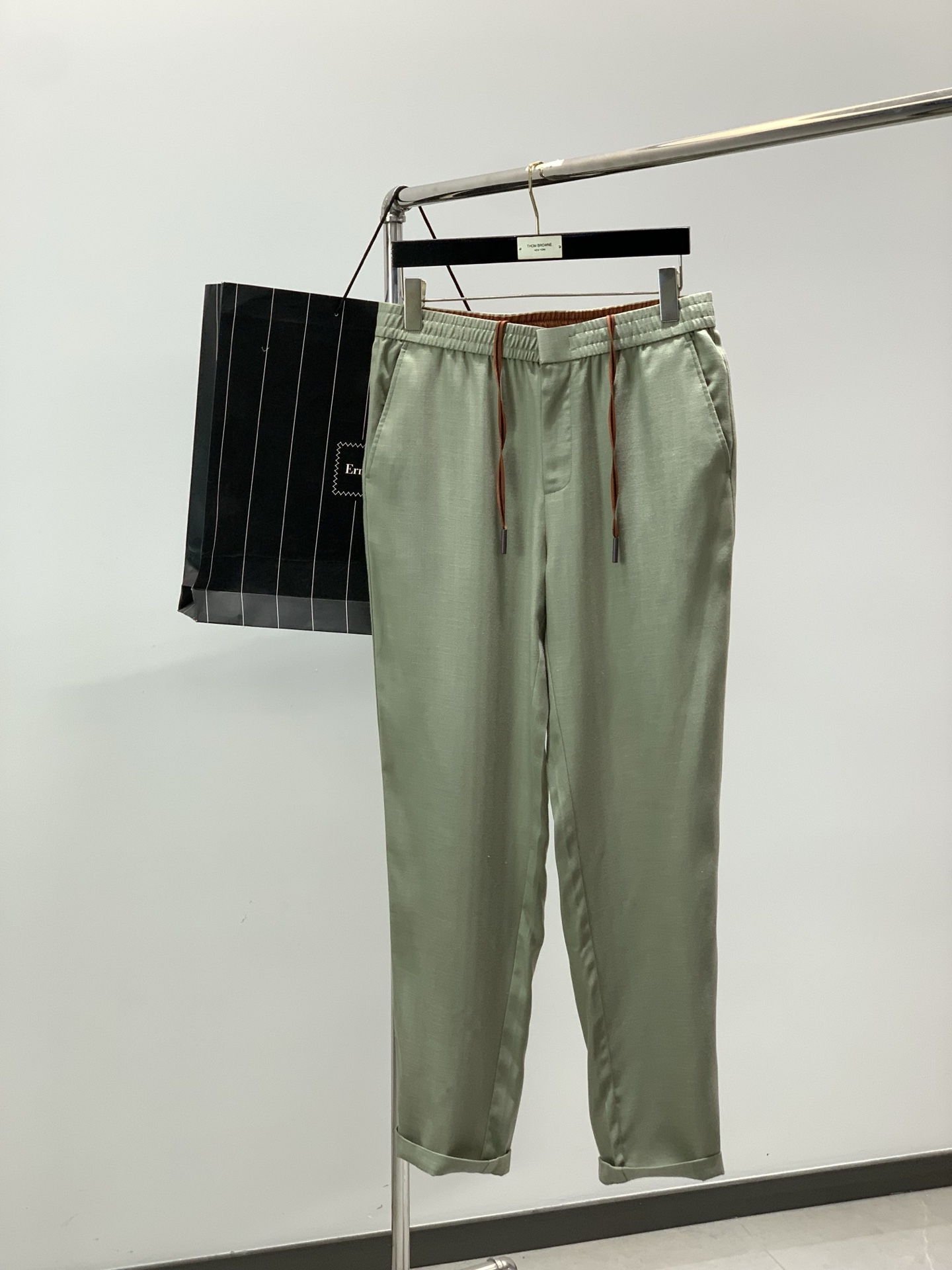 ，Zegna 杰尼亚，2026春季最新品，专柜同步有售，原单狠货，时尚休闲裤，进口原版面料，上身舒适透气