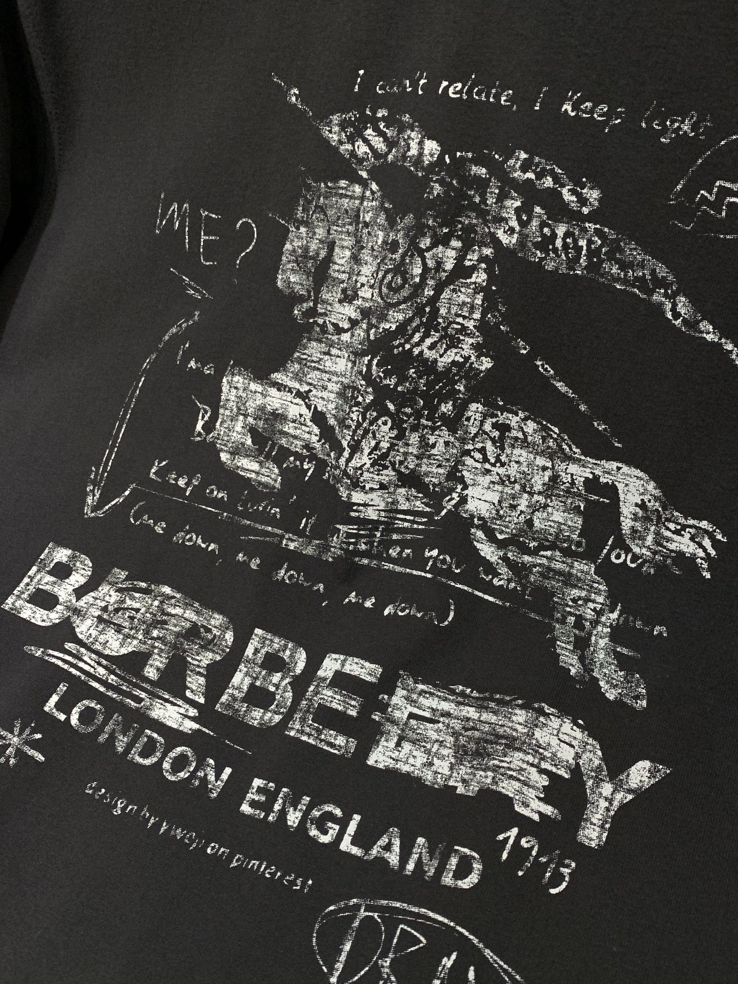 ，Burberry 巴宝莉，2026春夏最新品，专柜同步有售，原单狠货，时尚休闲圆领短袖T恤，进口原版面