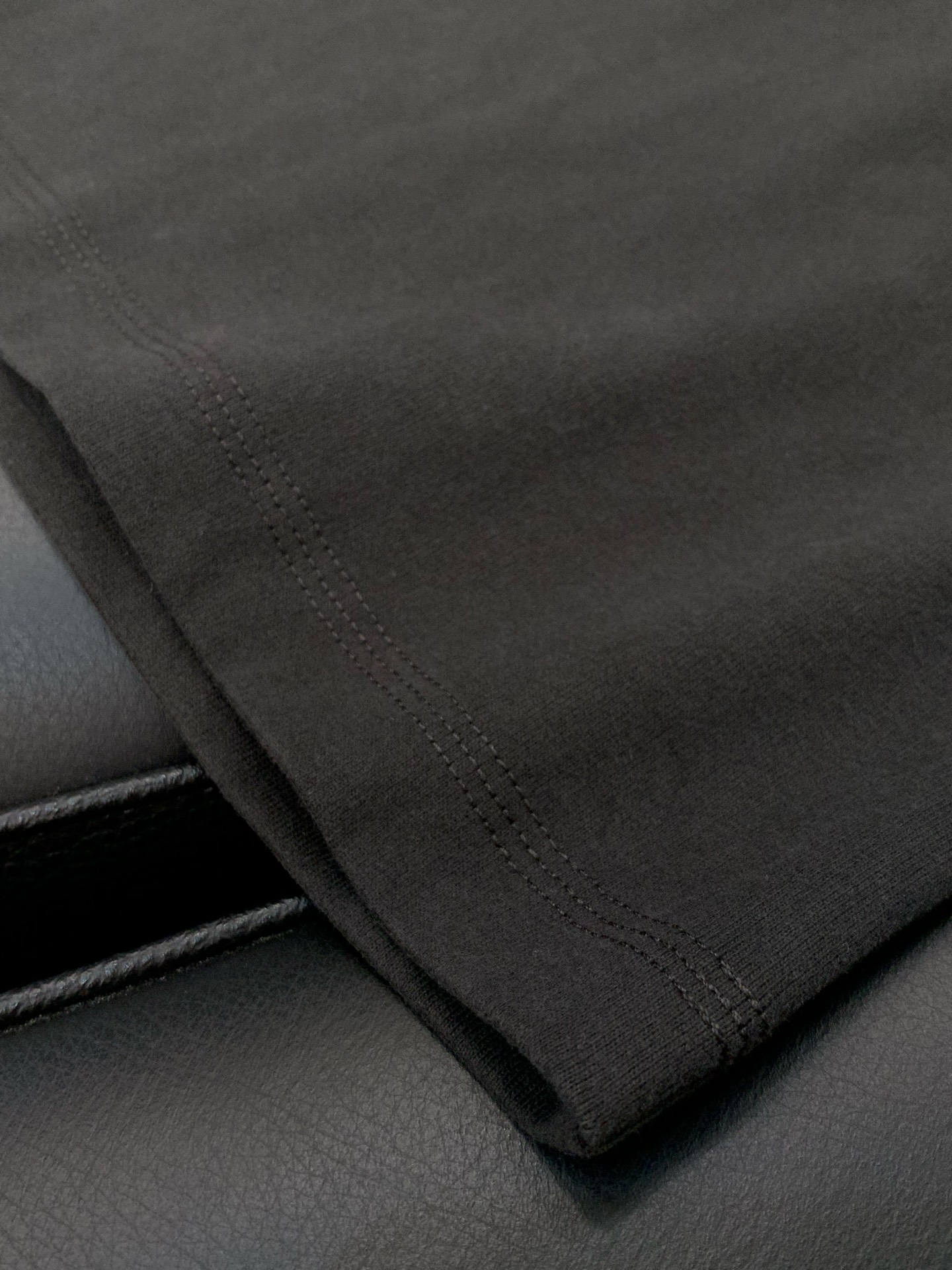 ，Burberry 巴宝莉，2026春夏最新品，专柜同步有售，原单狠货，时尚休闲圆领短袖T恤，进口原版面