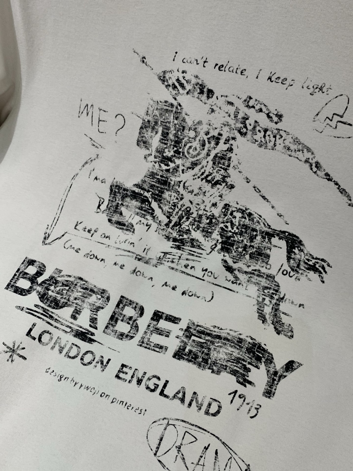 ，Burberry 巴宝莉，2026春夏最新品，专柜同步有售，原单狠货，时尚休闲圆领短袖T恤，进口原版面