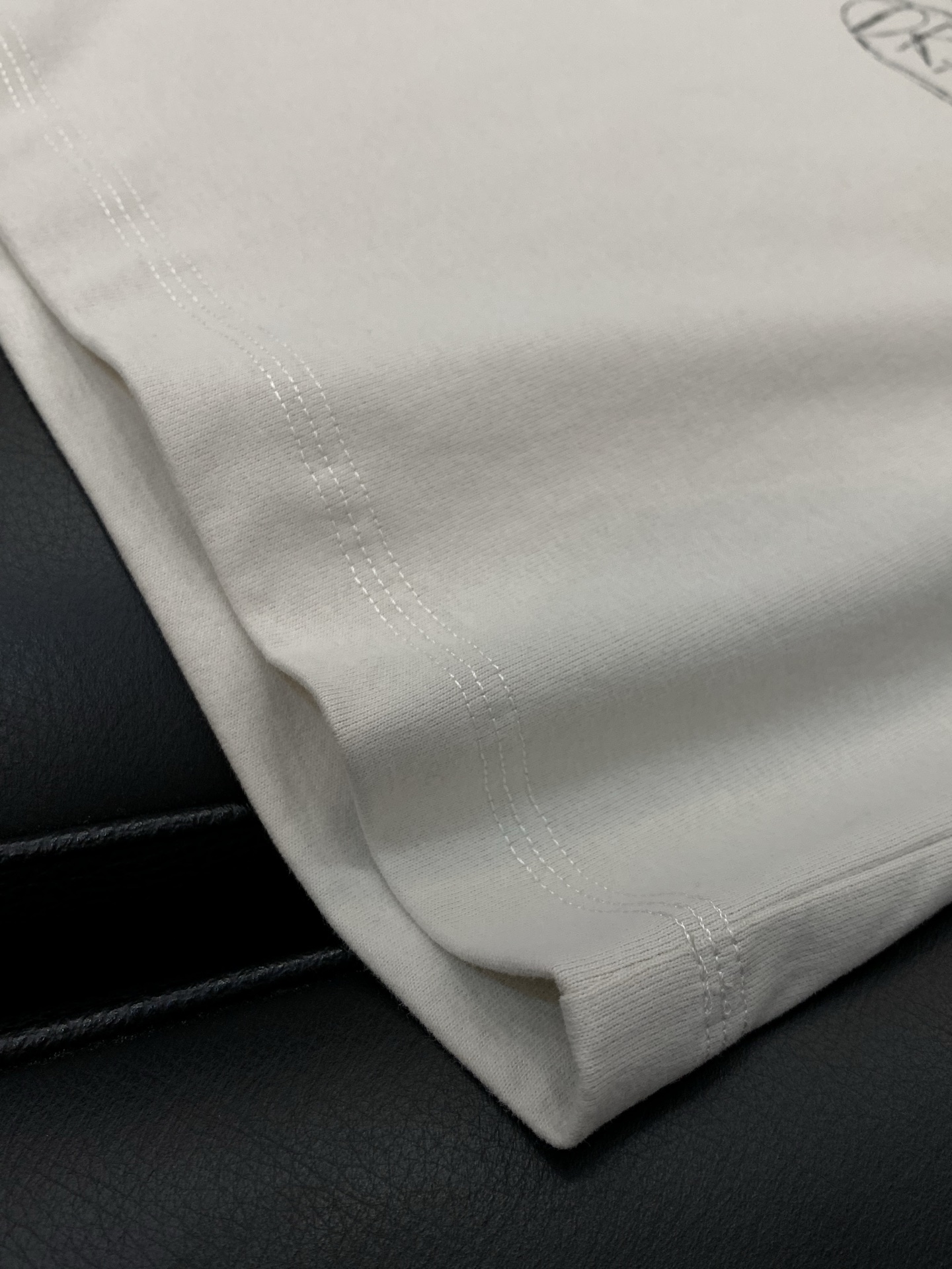 ，Burberry 巴宝莉，2026春夏最新品，专柜同步有售，原单狠货，时尚休闲圆领短袖T恤，进口原版面