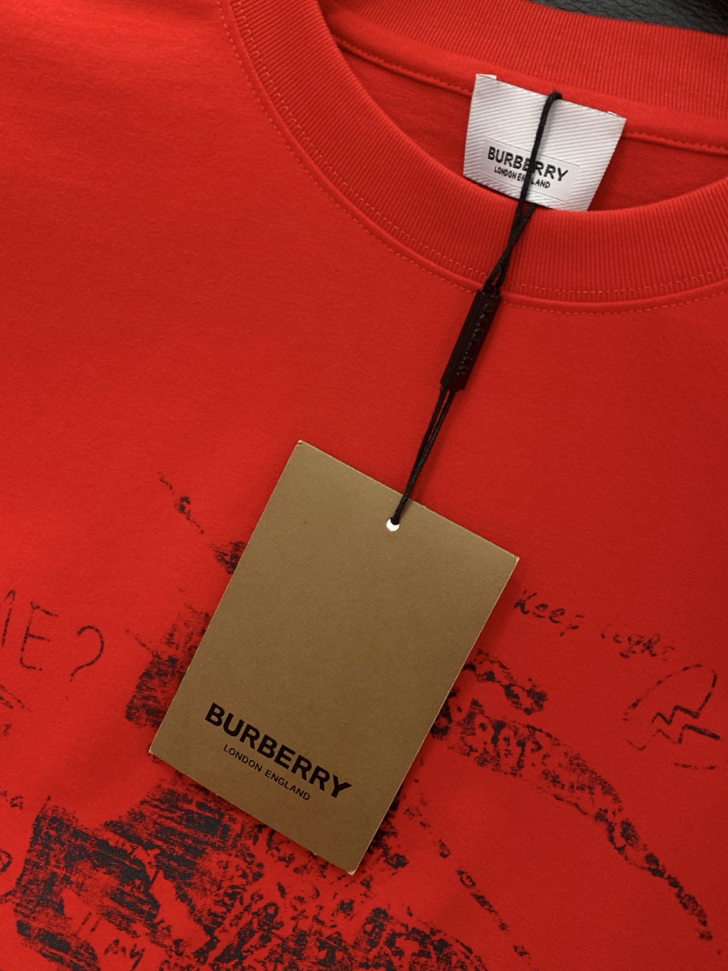 ，Burberry 巴宝莉，2026春夏最新品，专柜同步有售，原单狠货，时尚休闲圆领短袖T恤，进口原版面