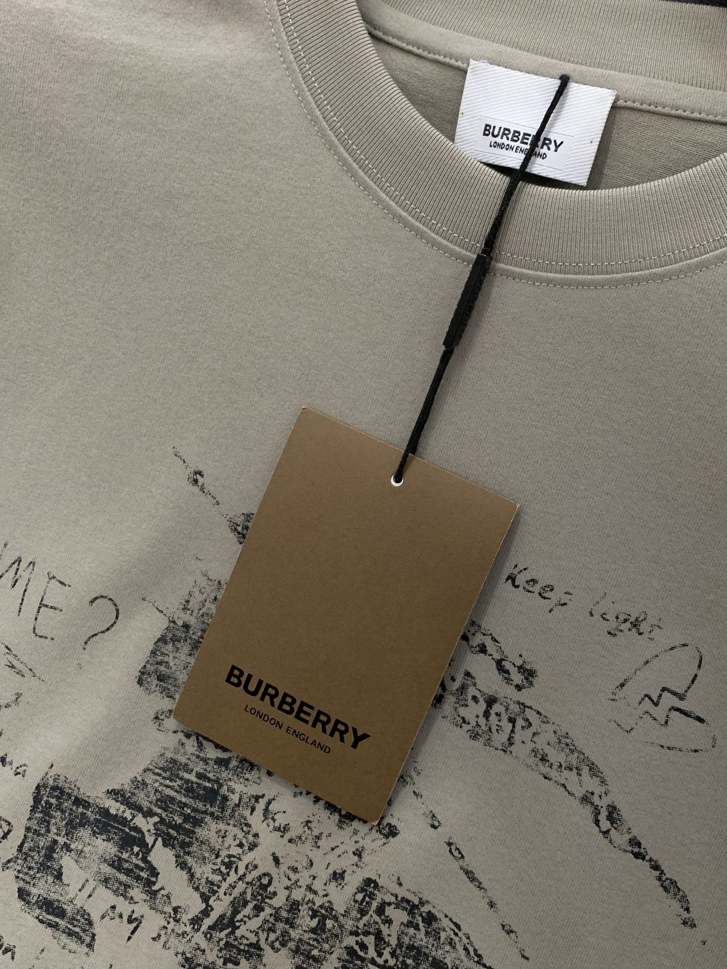 ，Burberry 巴宝莉，2026春夏最新品，专柜同步有售，原单狠货，时尚休闲圆领短袖T恤，进口原版面