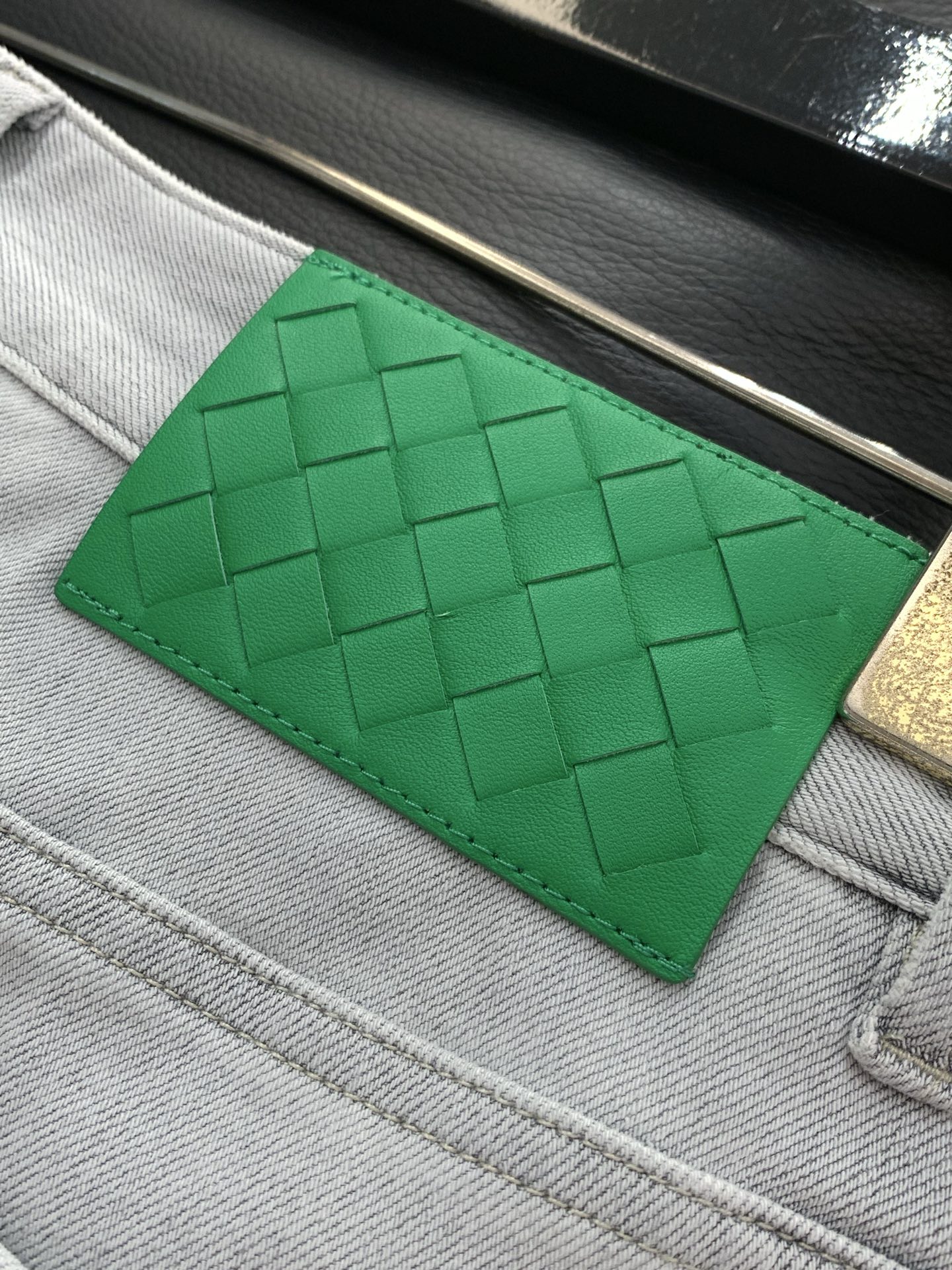 ，Bottega Veneta 葆蝶家，2026春季新品，时尚休闲水洗牛仔裤，专柜同步有售，原单狠货，进