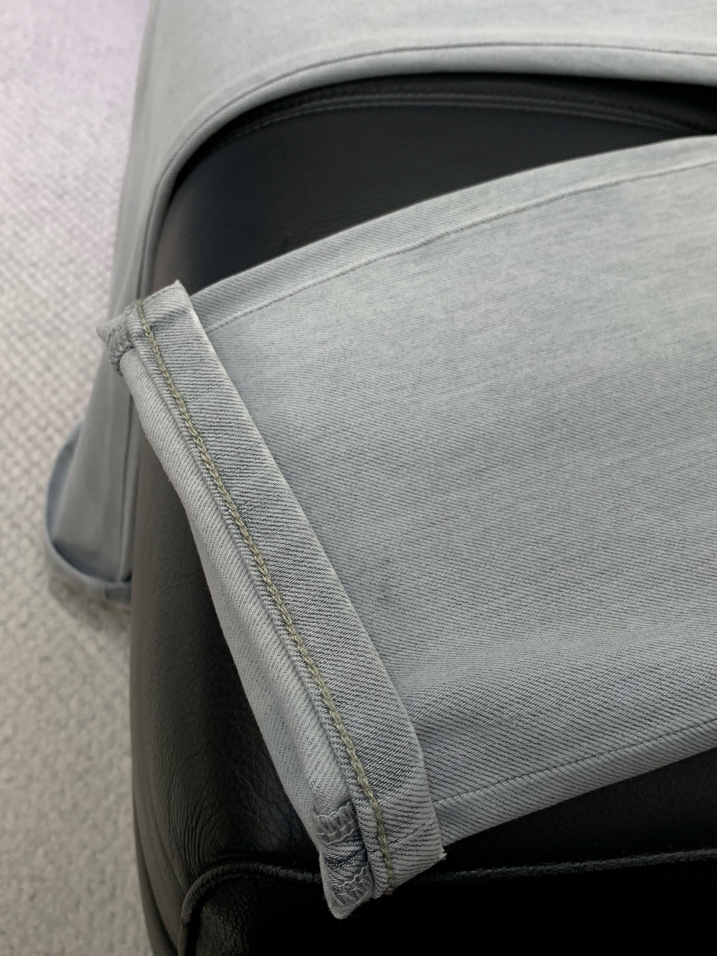 ，Bottega Veneta 葆蝶家，2026春季新品，时尚休闲水洗牛仔裤，专柜同步有售，原单狠货，进