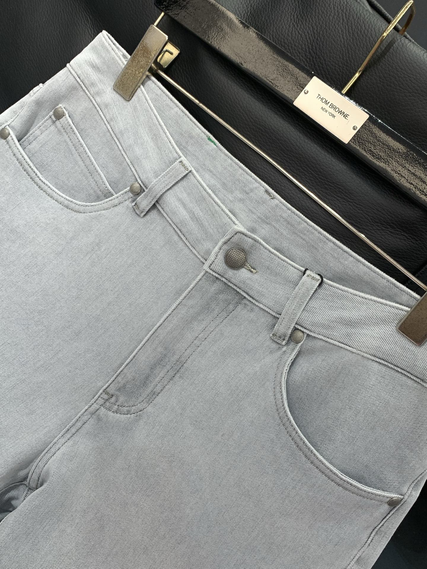 ，Bottega Veneta 葆蝶家，2026春季新品，时尚休闲水洗牛仔裤，专柜同步有售，原单狠货，进