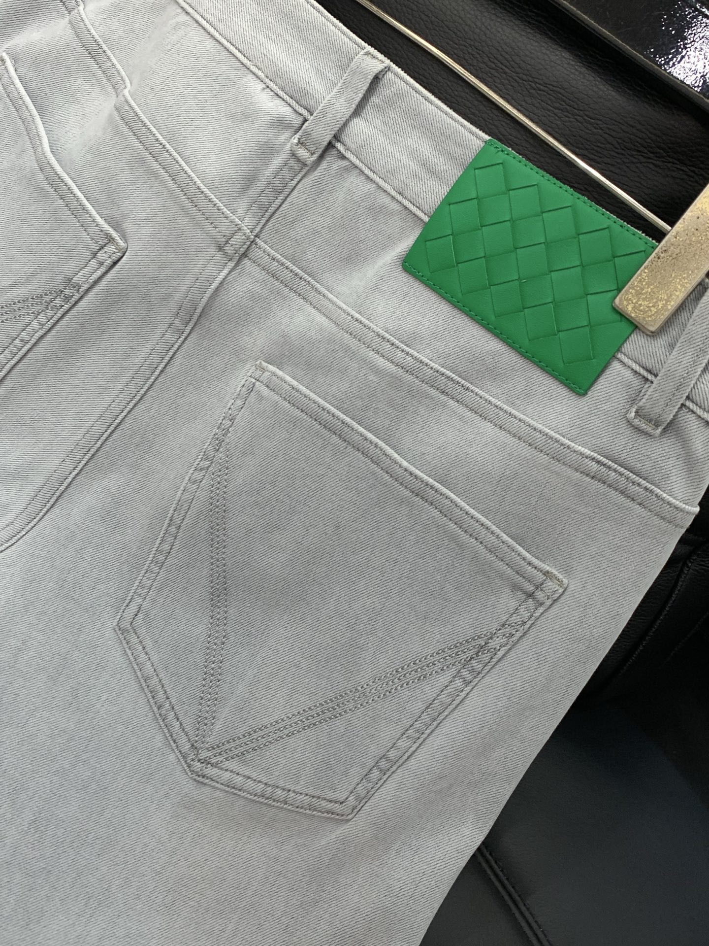 ，Bottega Veneta 葆蝶家，2026春季新品，时尚休闲水洗牛仔裤，专柜同步有售，原单狠货，进
