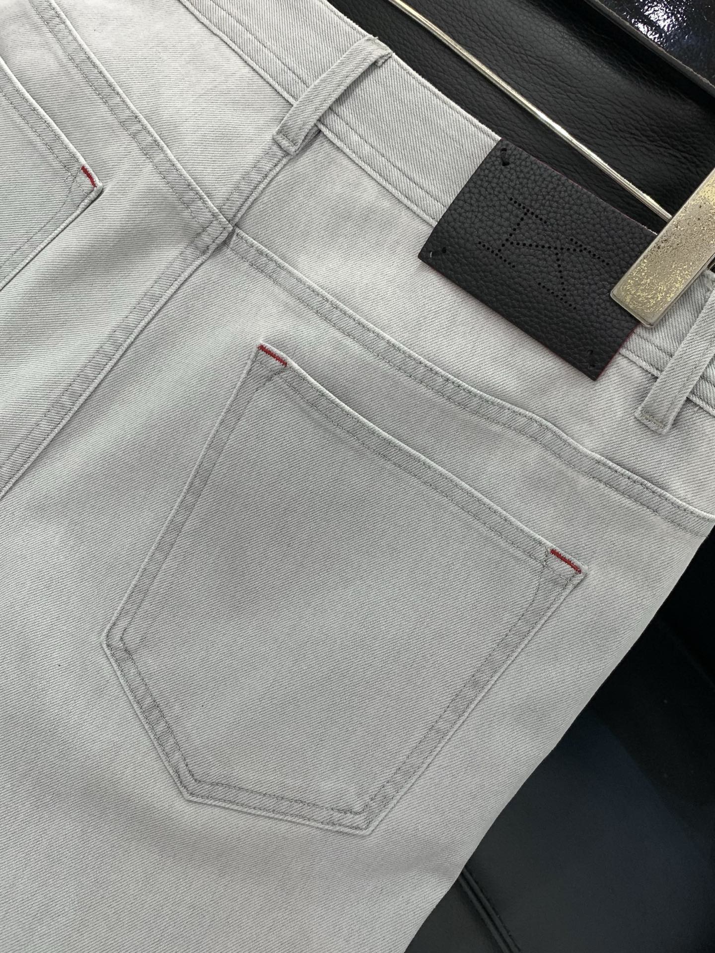 ，Kiton，2026春季最新品，专柜同步有售，时尚休闲水洗牛仔裤，进口原版水洗面料，做工极为复杂，唯一